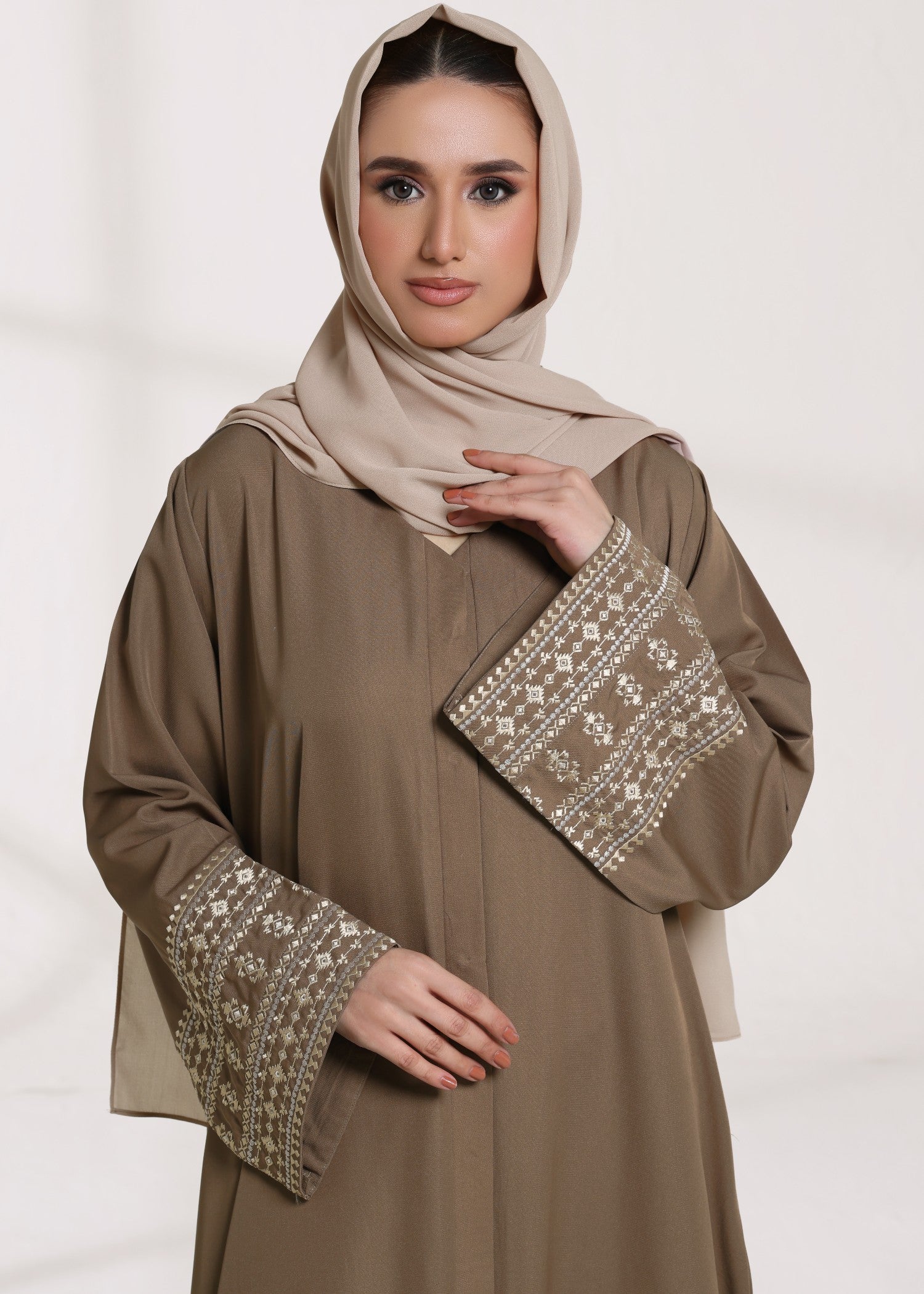 nidha Abaya in Coffee brown