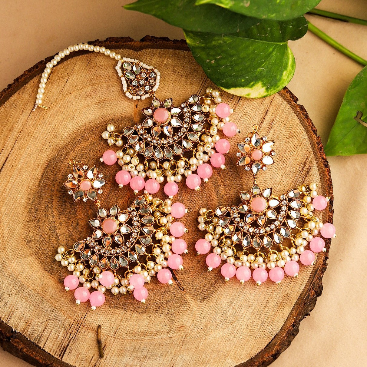 Jewelry Set in Pink Color by - Trendy Women Jewelry Set UDX0733