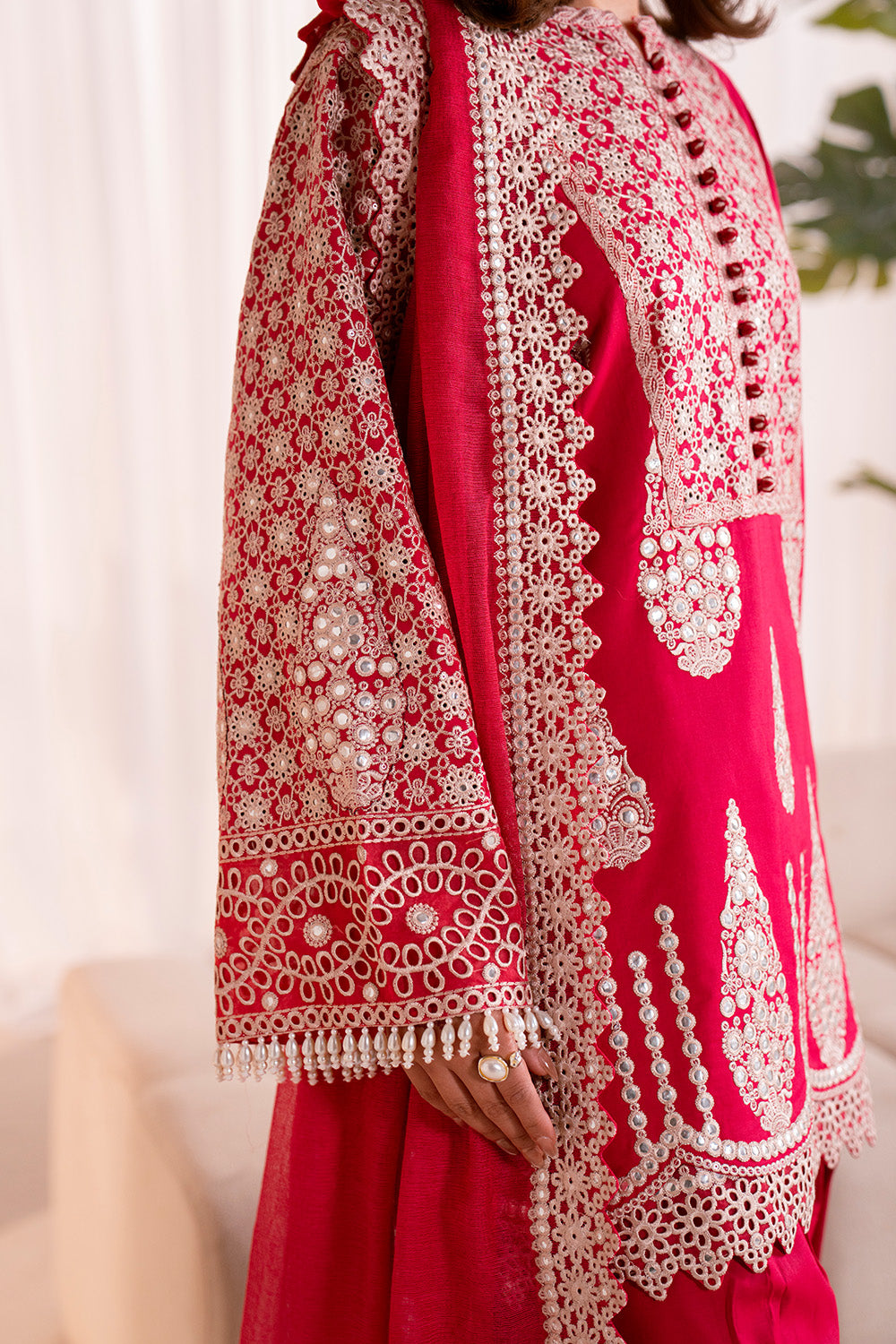 Bloom Poise Lawn Edit – GENEVIÈVE - MSU0682