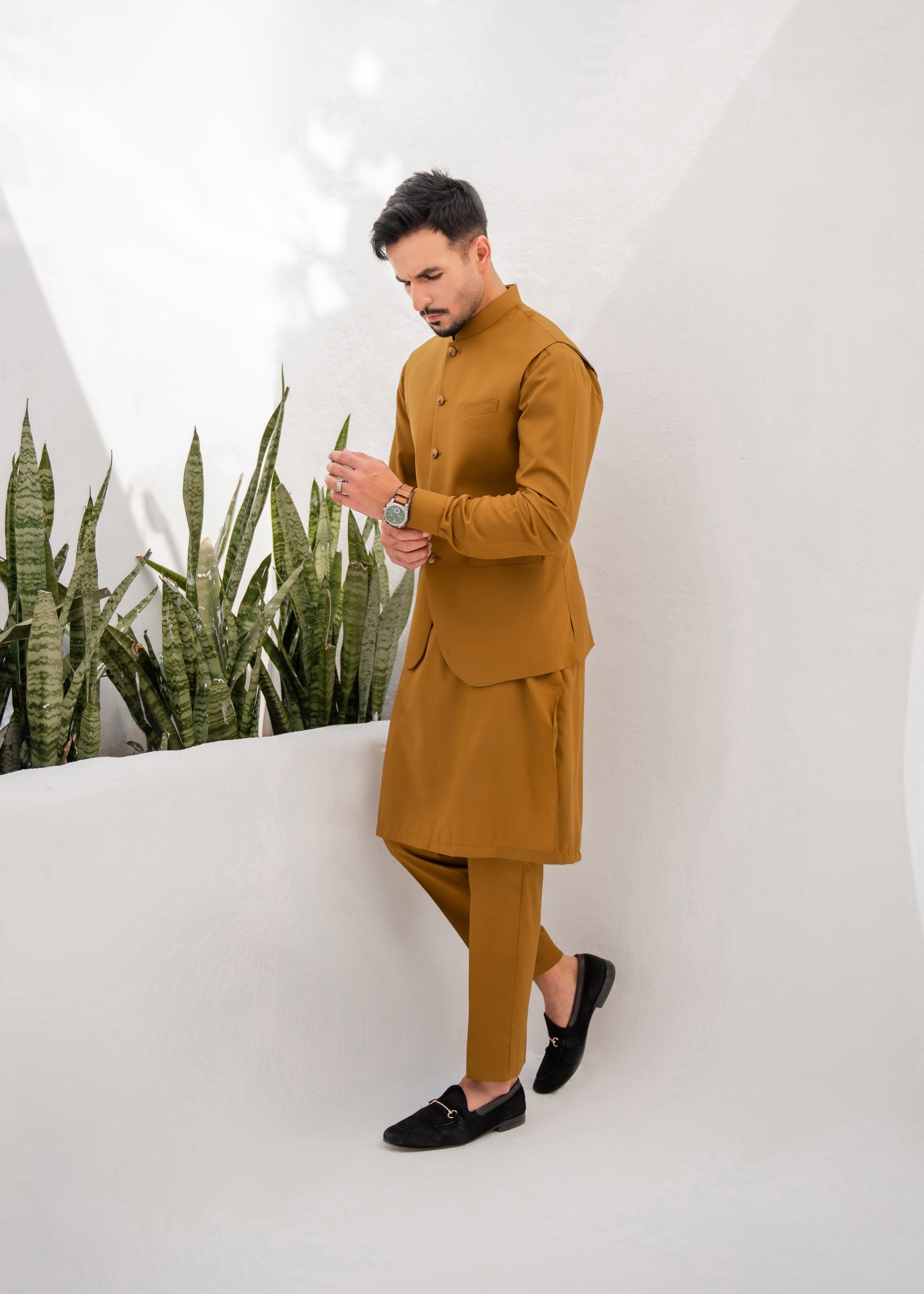wash & wear Waistcoat in Brown
