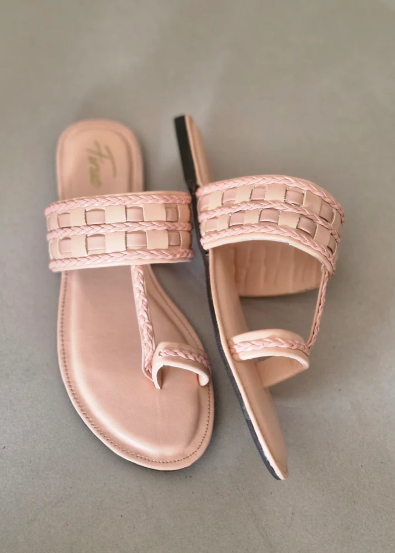 Kolapuri in Peach pink by - High Quality Women Kolapuri FMM1750
