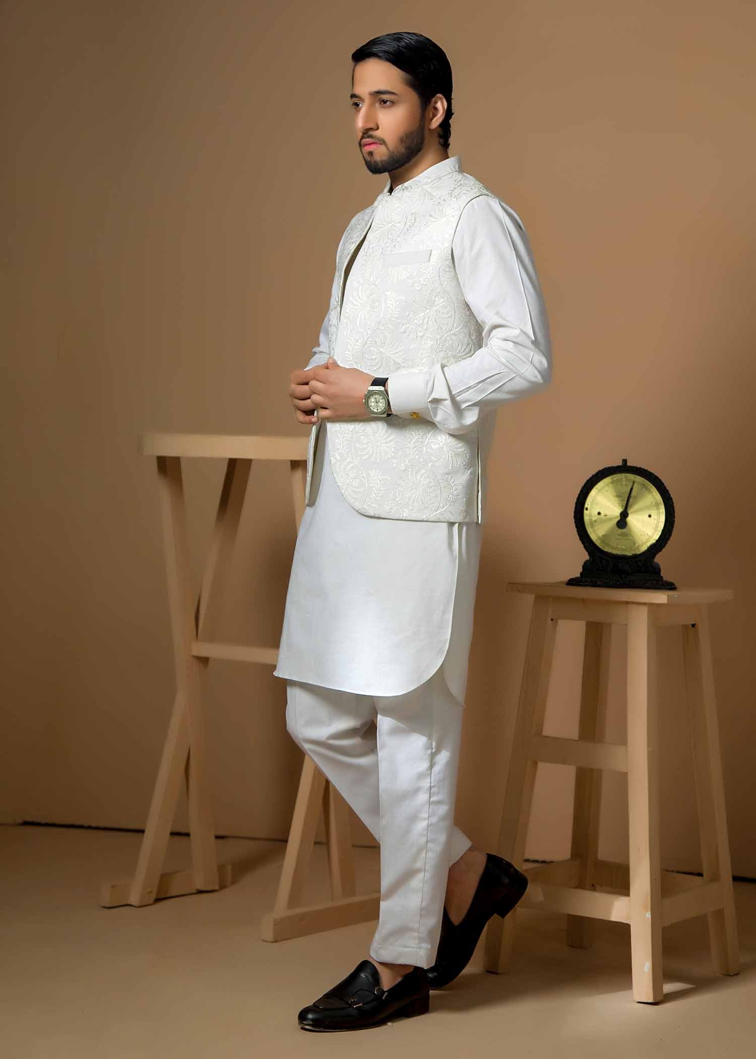 wash & wear Waistcoat in Off-white
