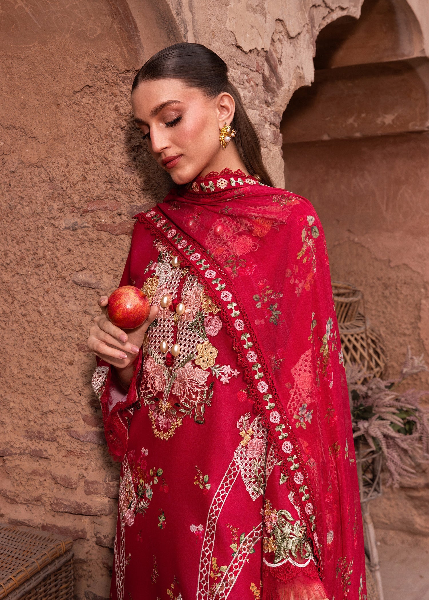 Breeze Festive Luxury Lawn – ROSE-6-A