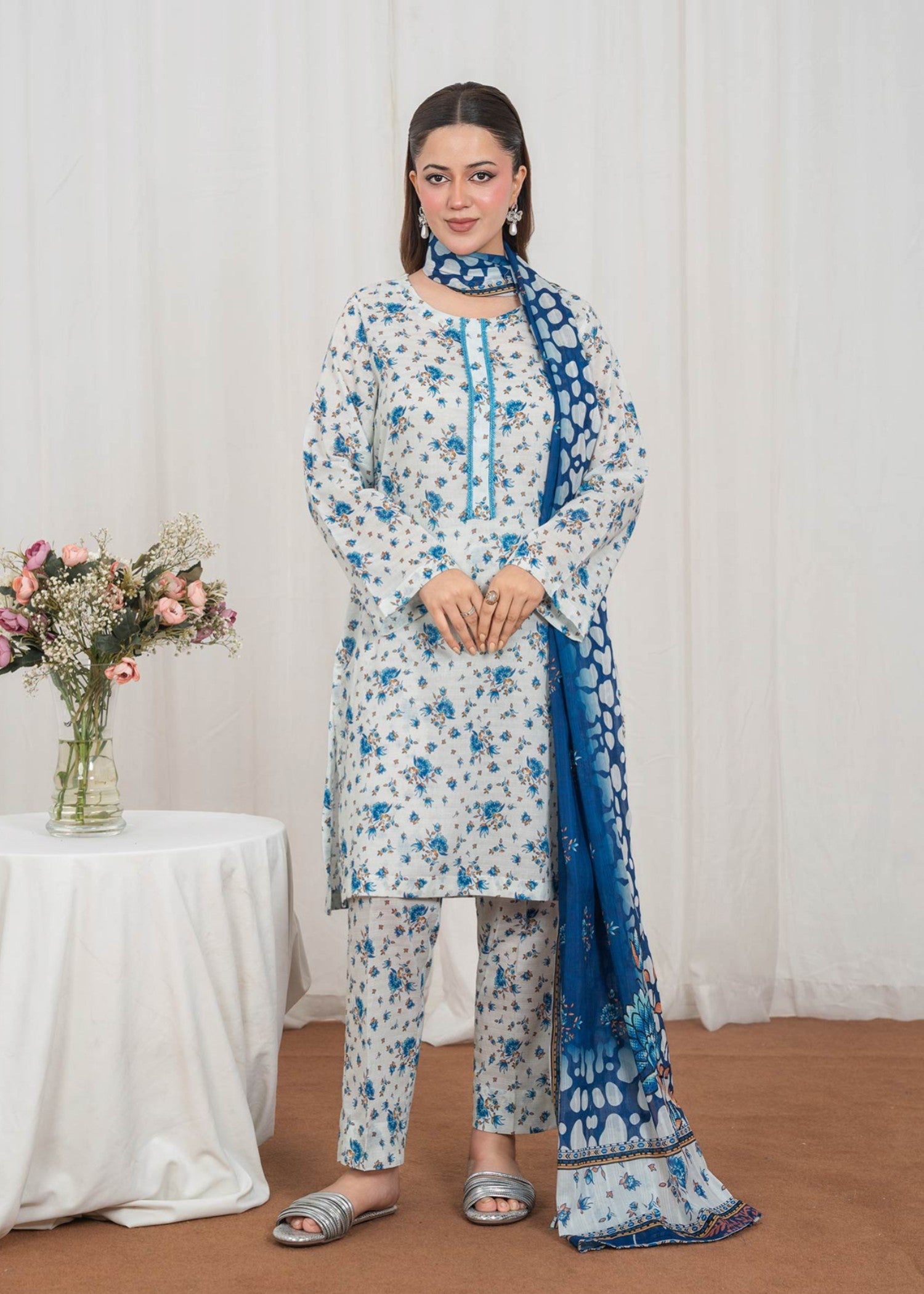 lawn Kurta Set in Light blue, white
