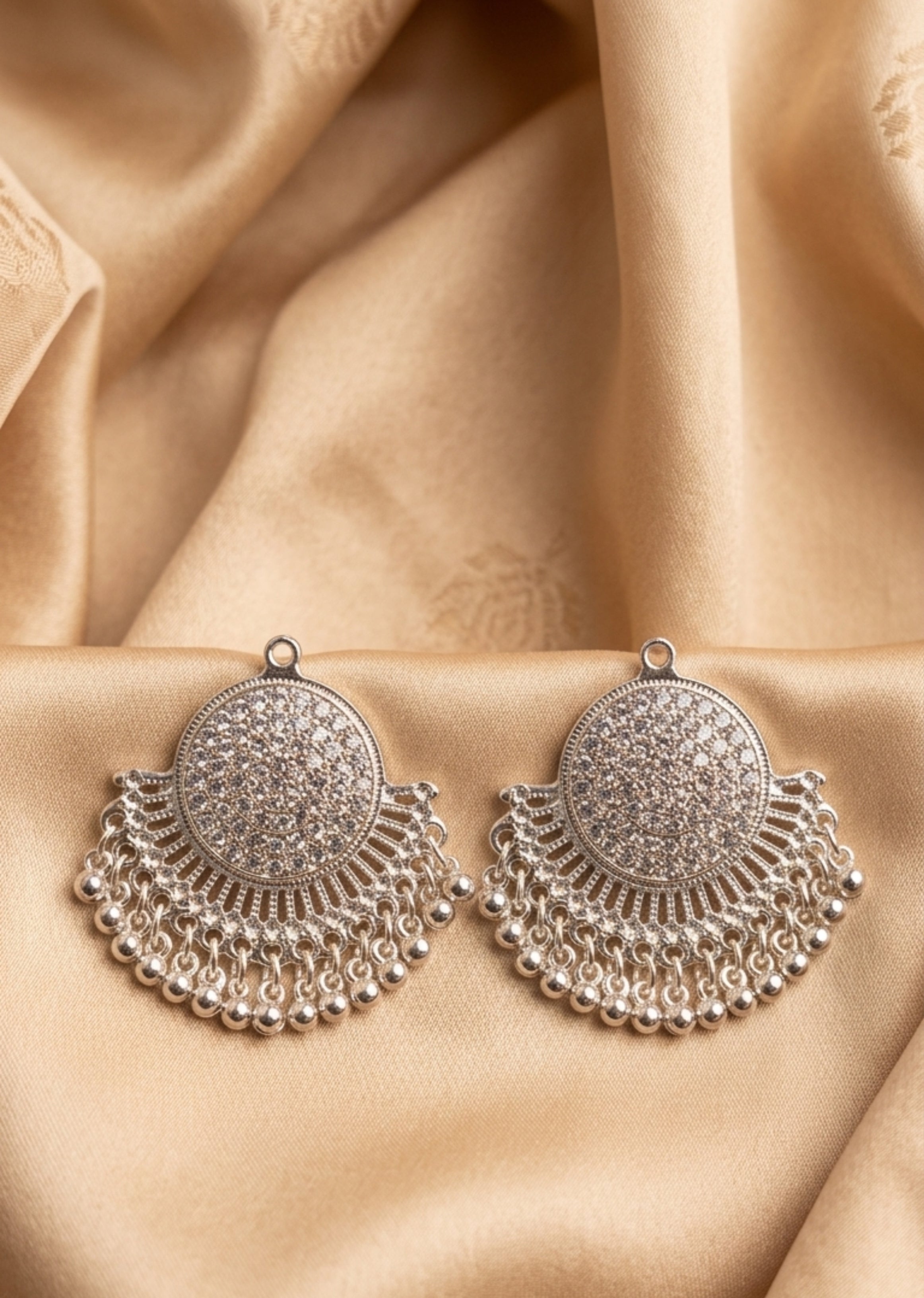 Choker in Silver, white Color by - Trendy Women Choker ZSI4118