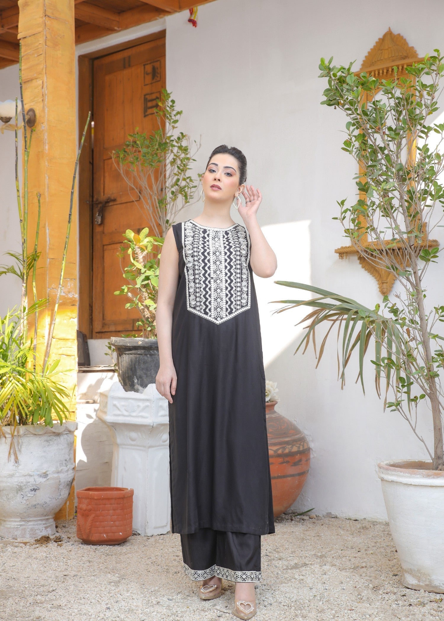 linen Kurti in Black