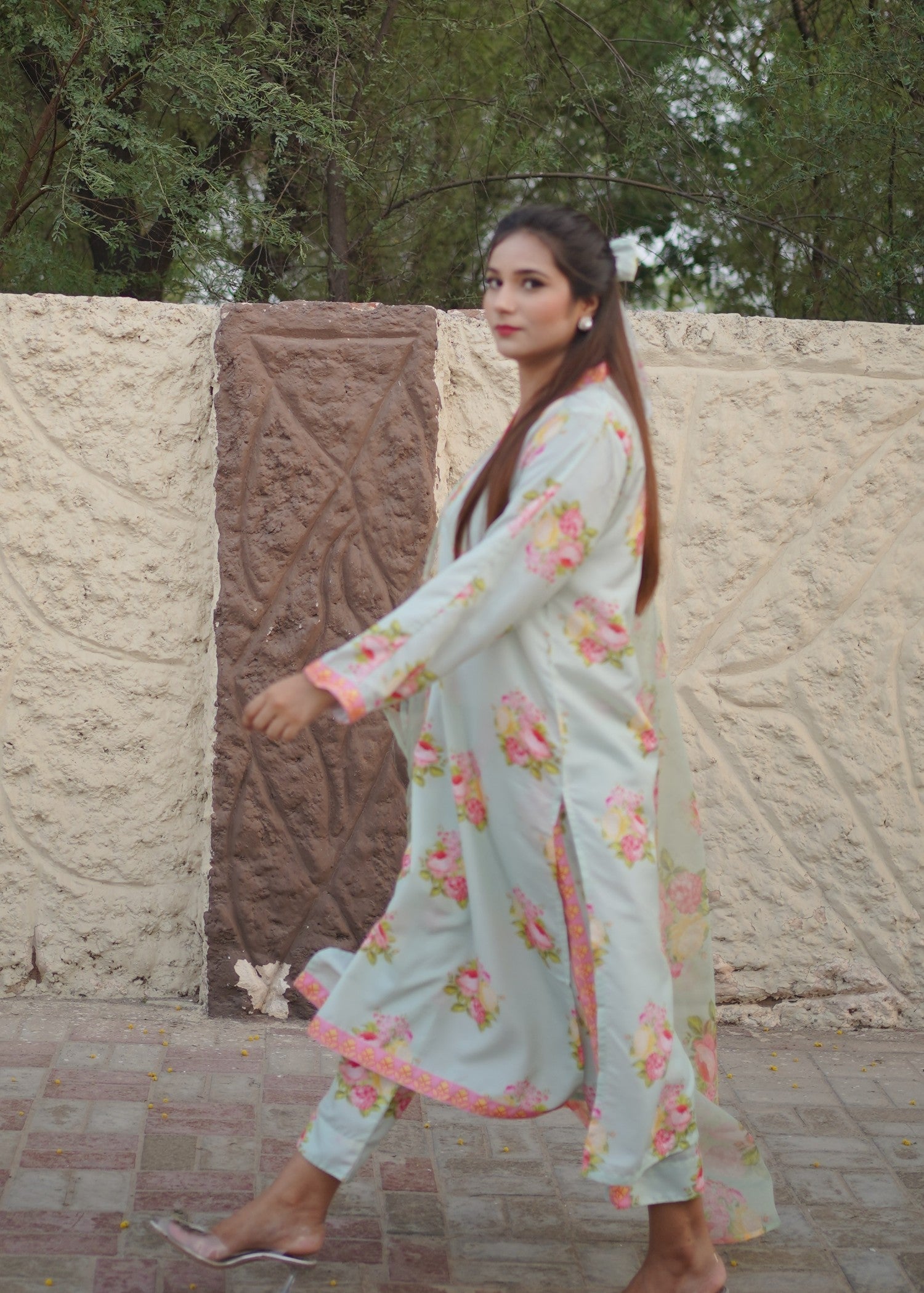 swiss lawn Kurta Set in Pastel green