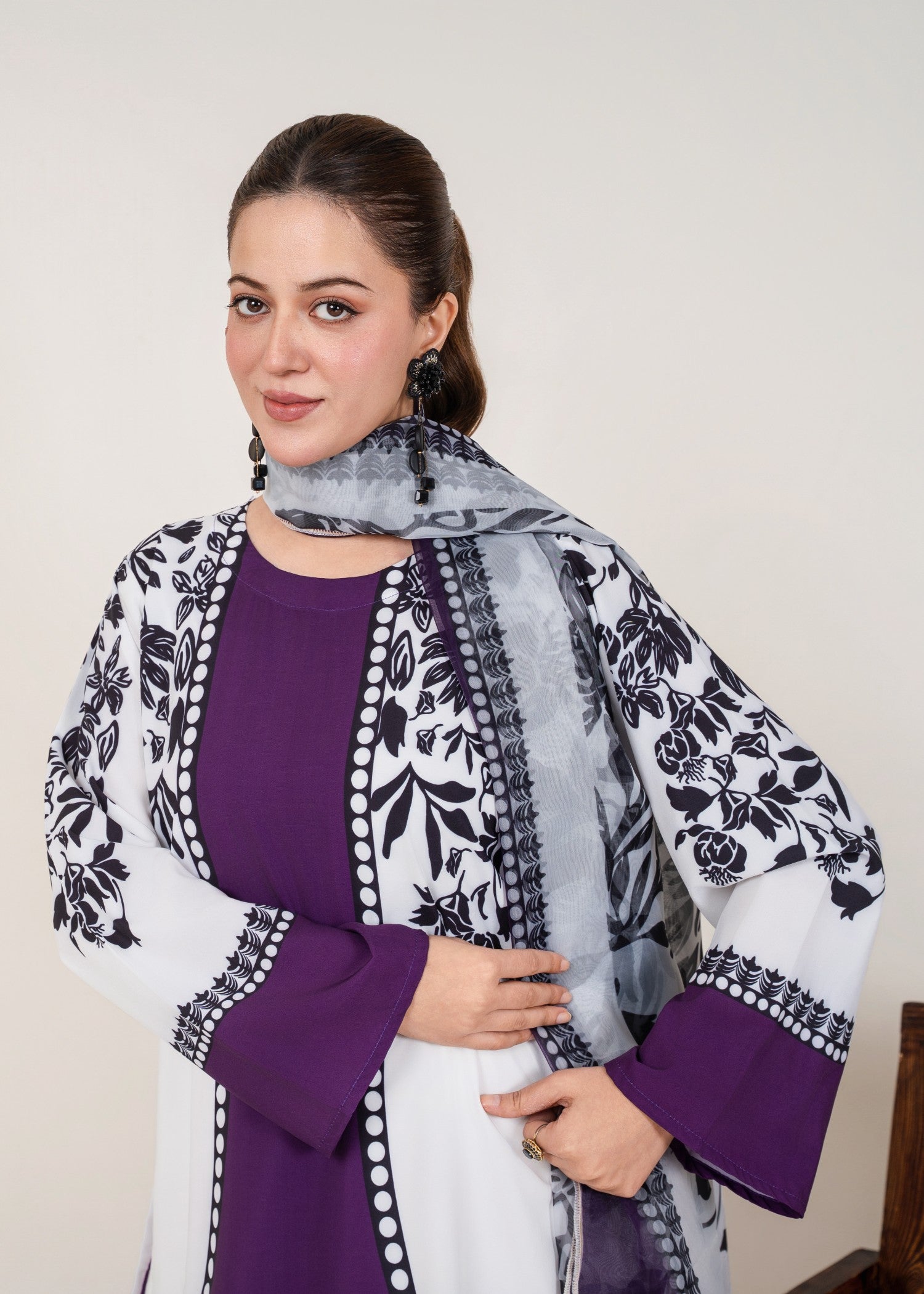 silk crepe Kurta Set in Purple, white