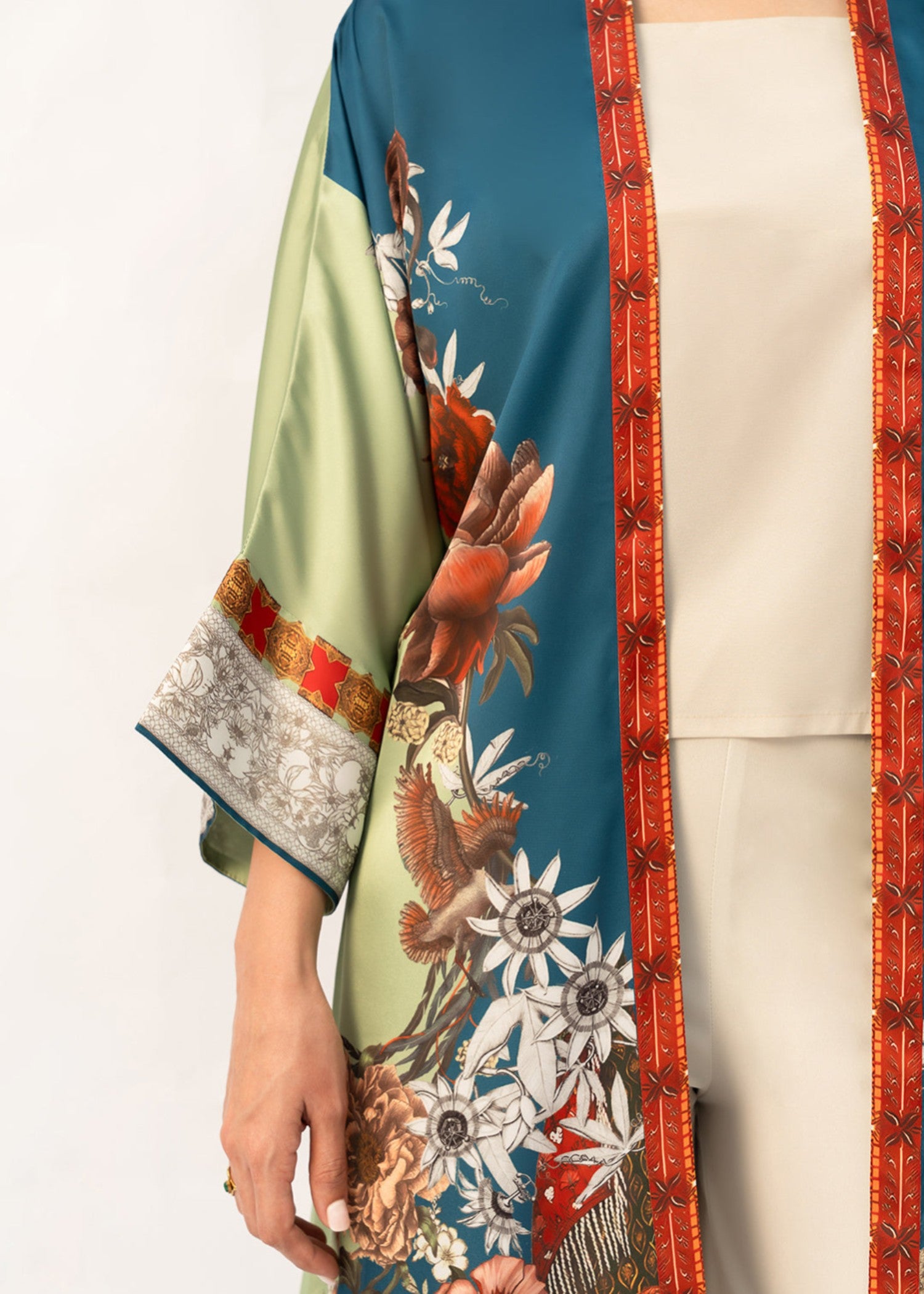 charmuse/shamooz Gown in Multi