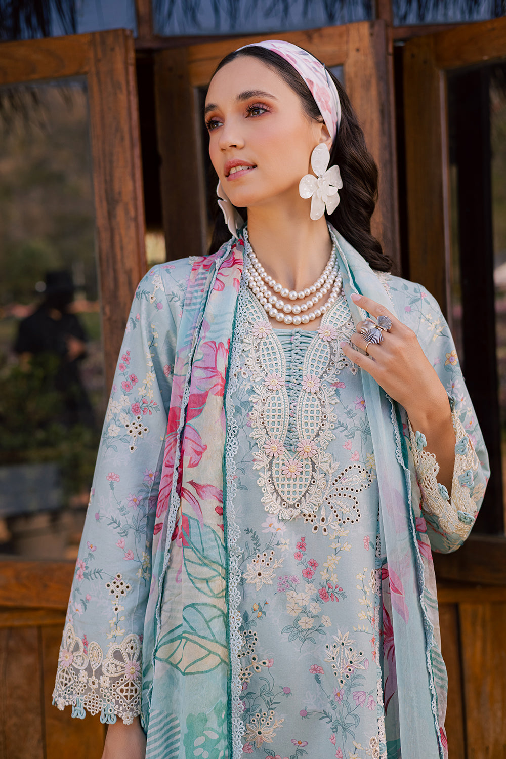 Shezlin Chikankari Eid Edit Lawn – ZARMINAH (AV-01)
