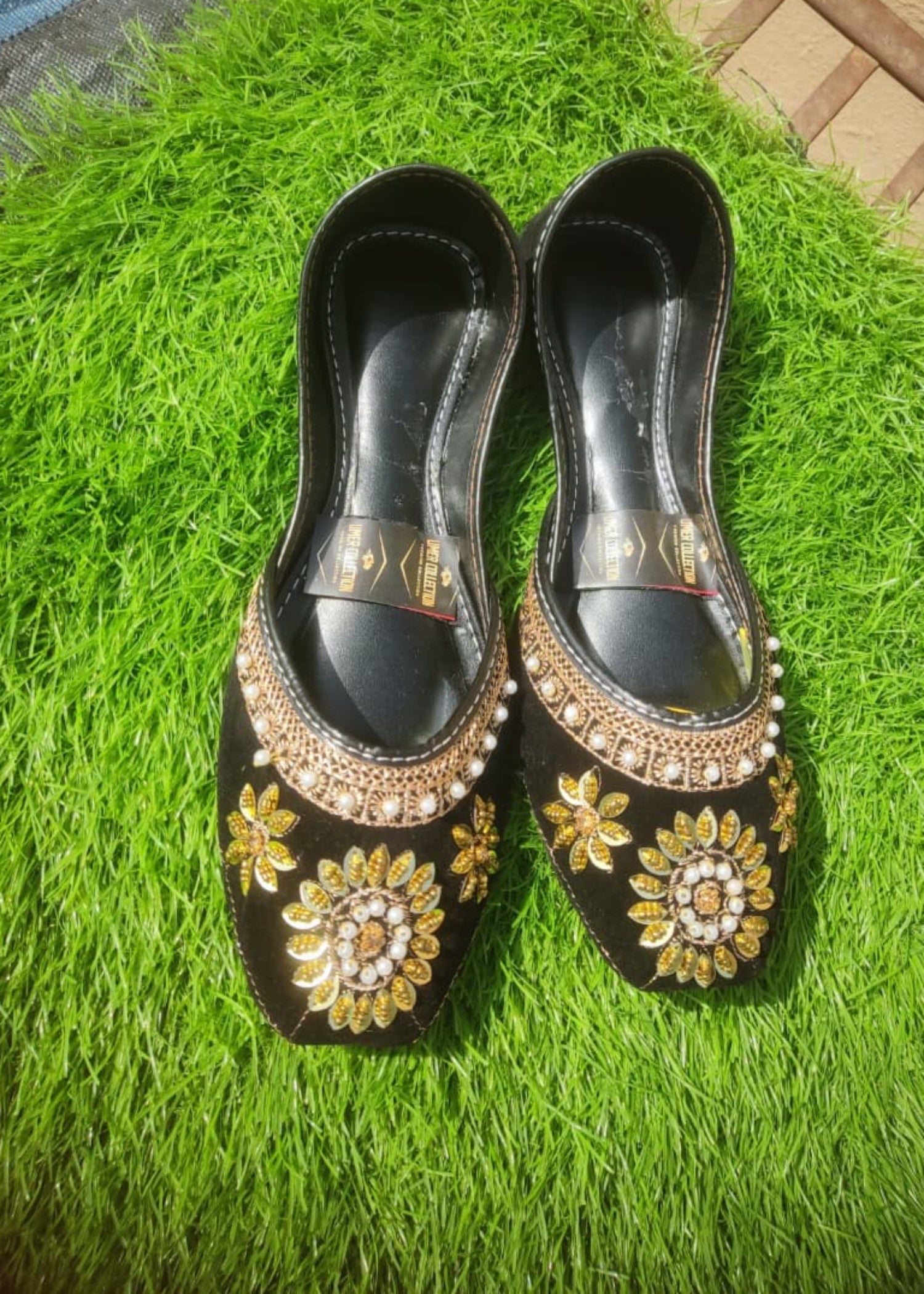 Khussa in Black by - High Quality Women Khussa KNM3851