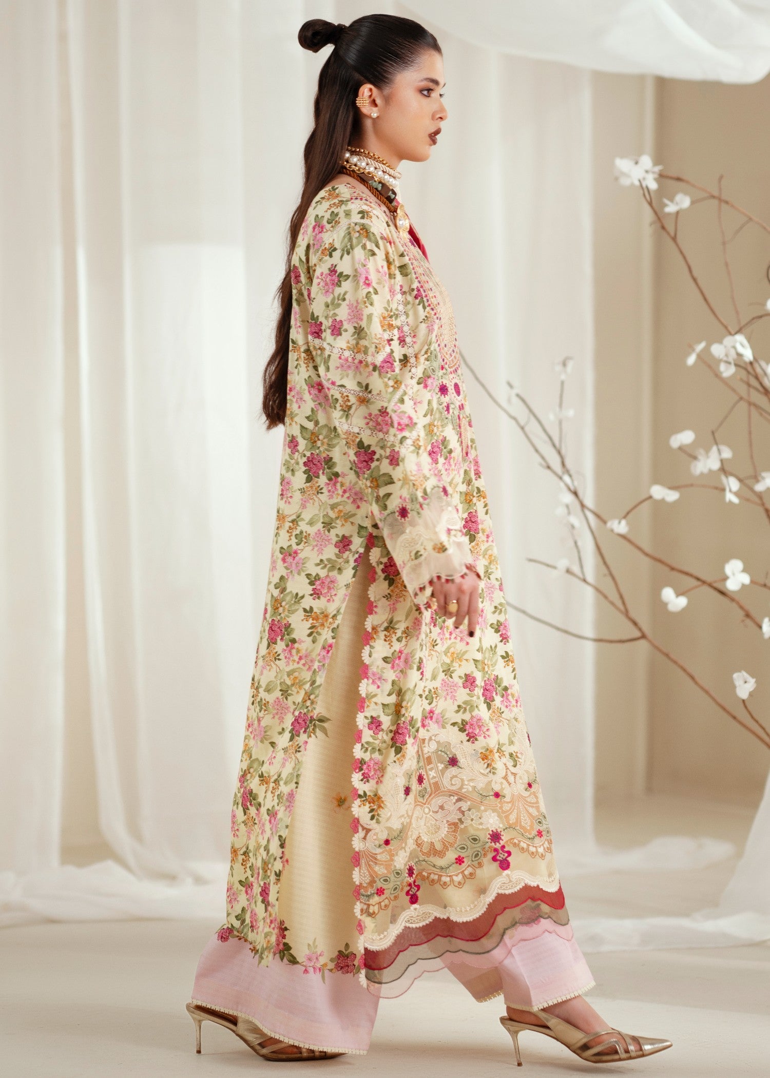 viscose Unstitched in Pink, buttercream