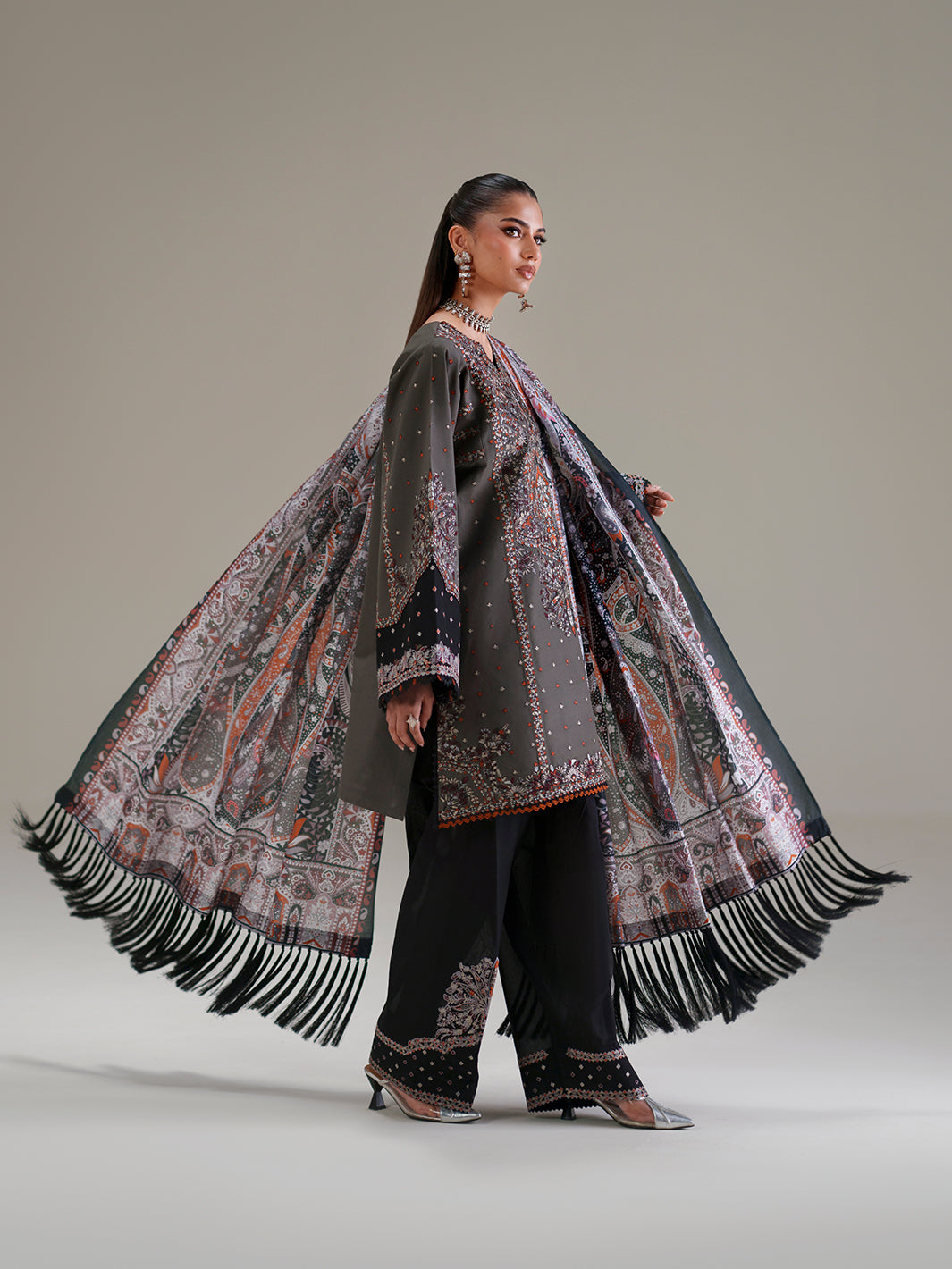 Amour Luxury Lawn – 182-A