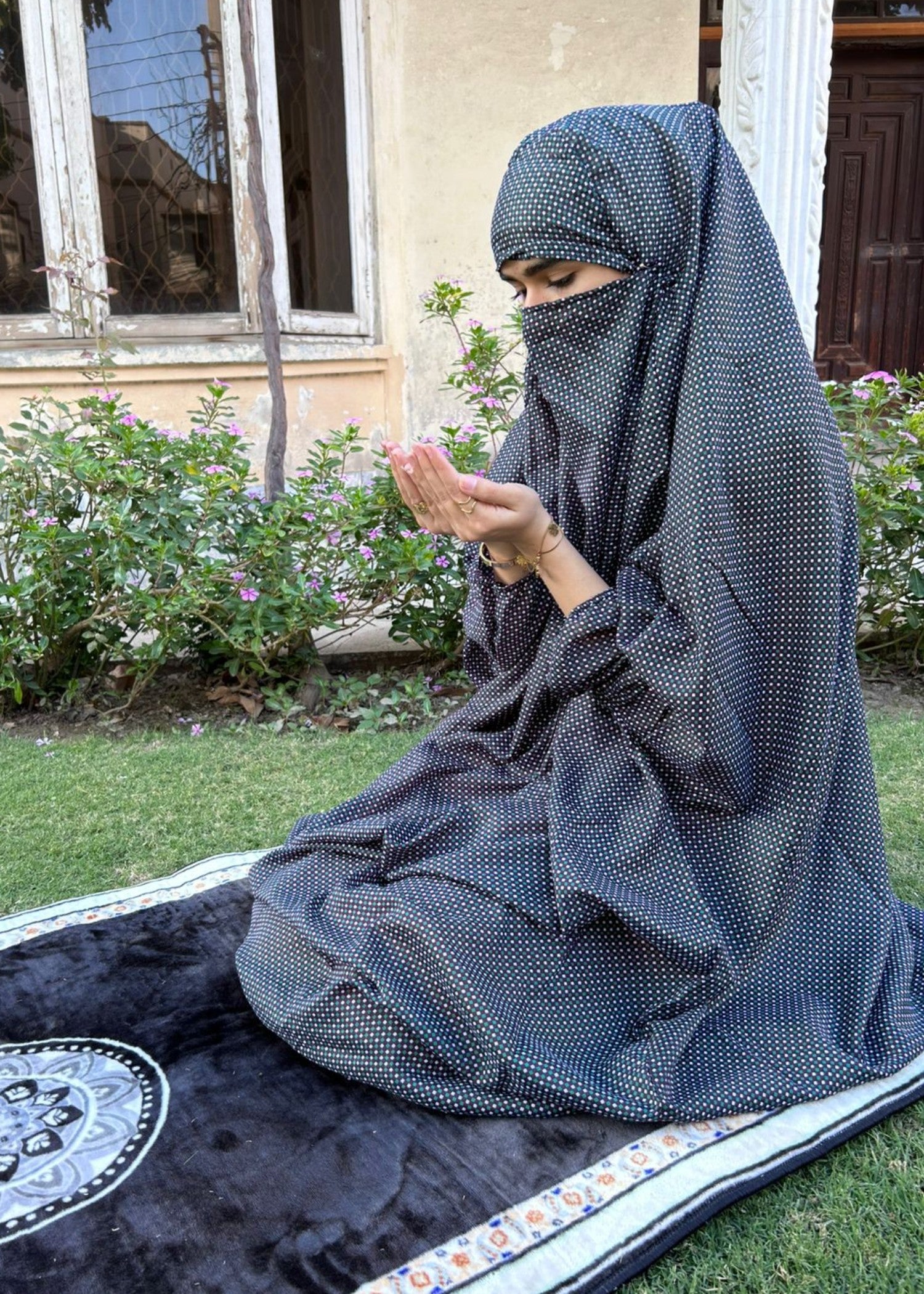 cotton linen Chaddar in Black