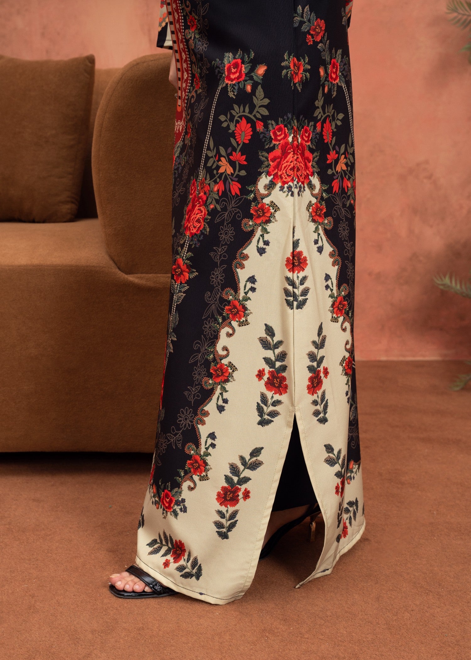 silk crepe Kurta Set in Black