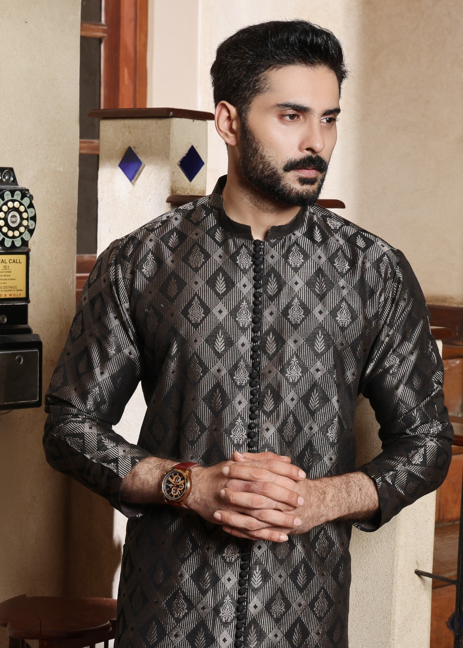 jamawar Kurta Set in Black