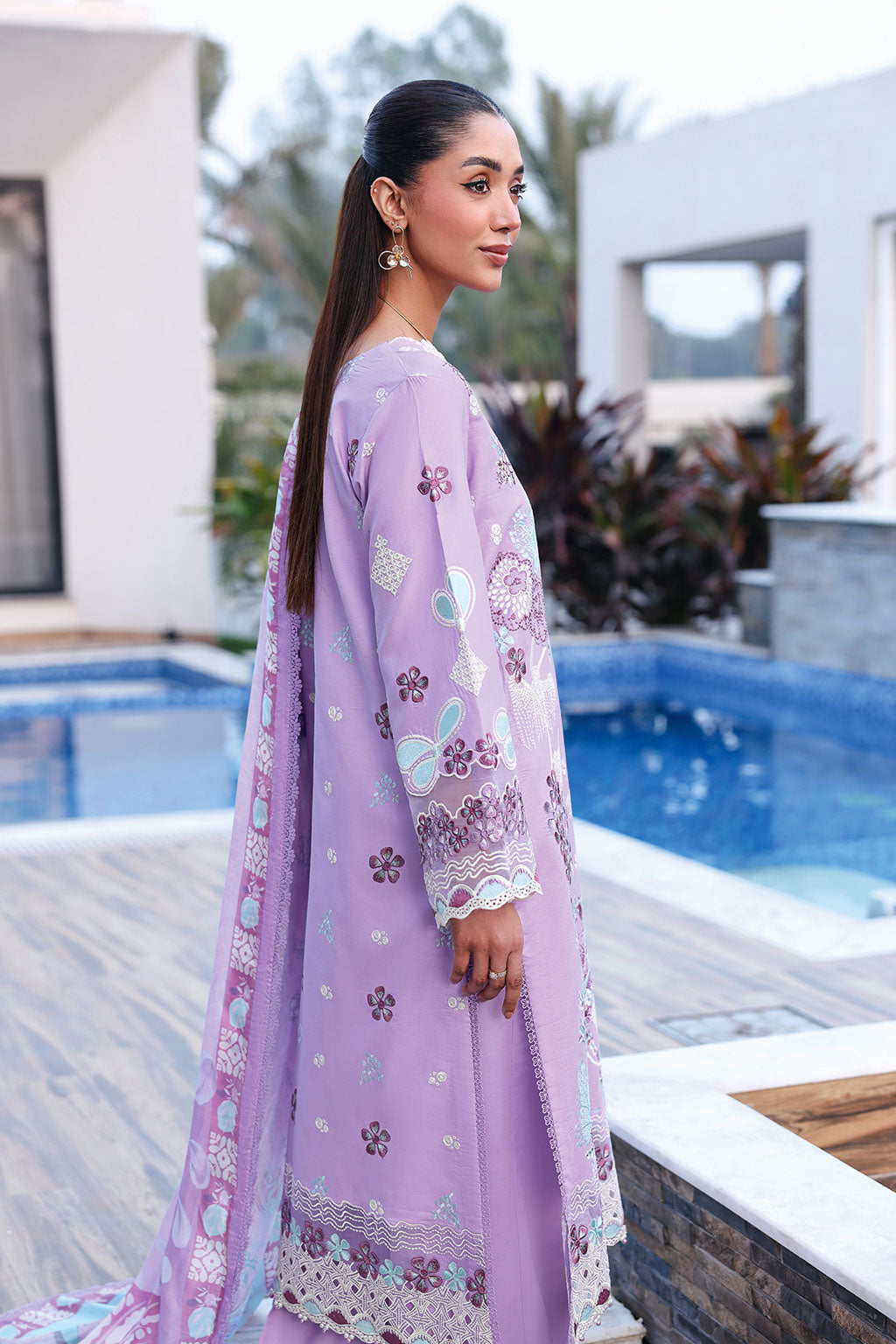 Andaaz Luxury Lawn – Z-1407