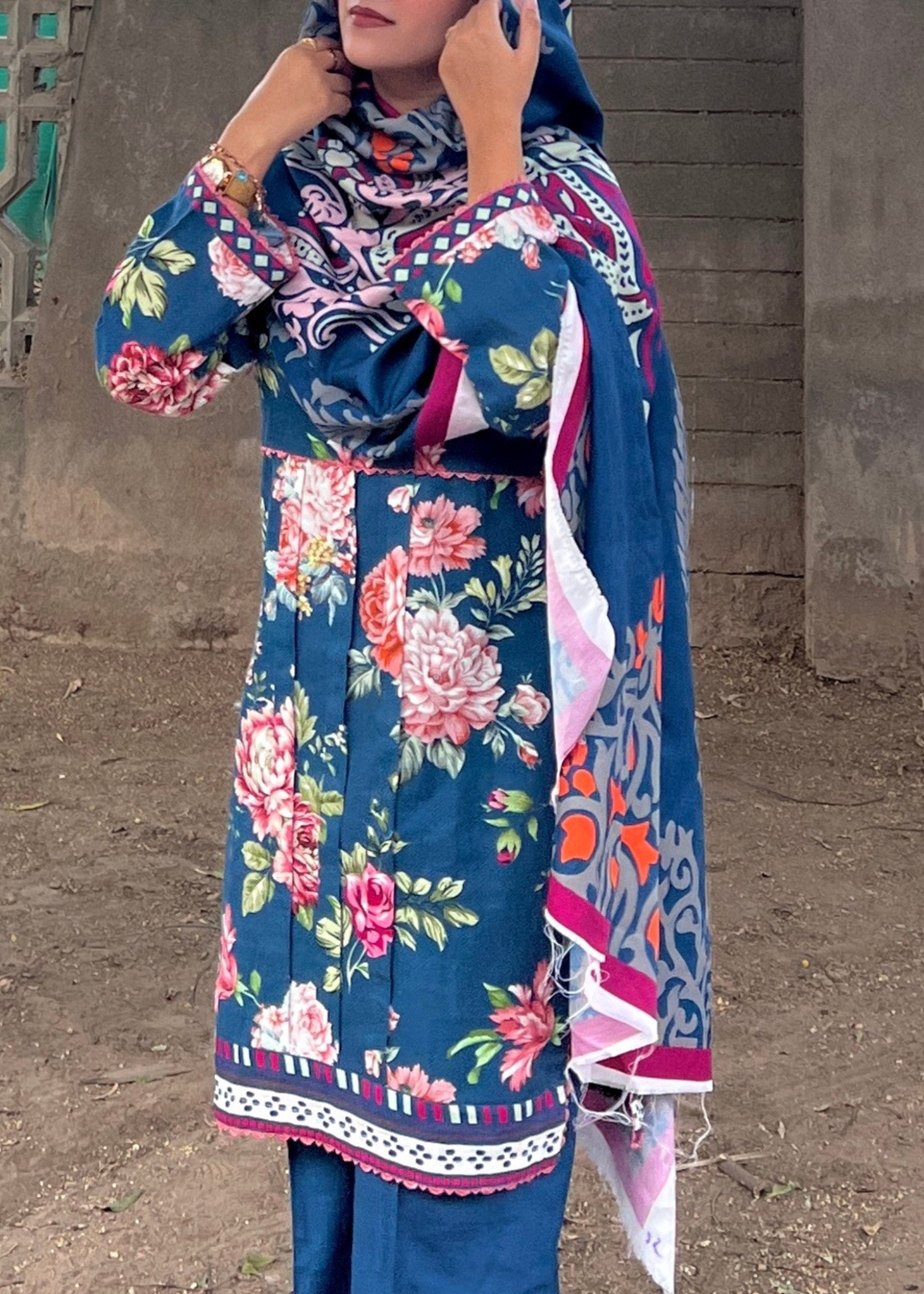 khaddar Kurta Set in Cobalt blue