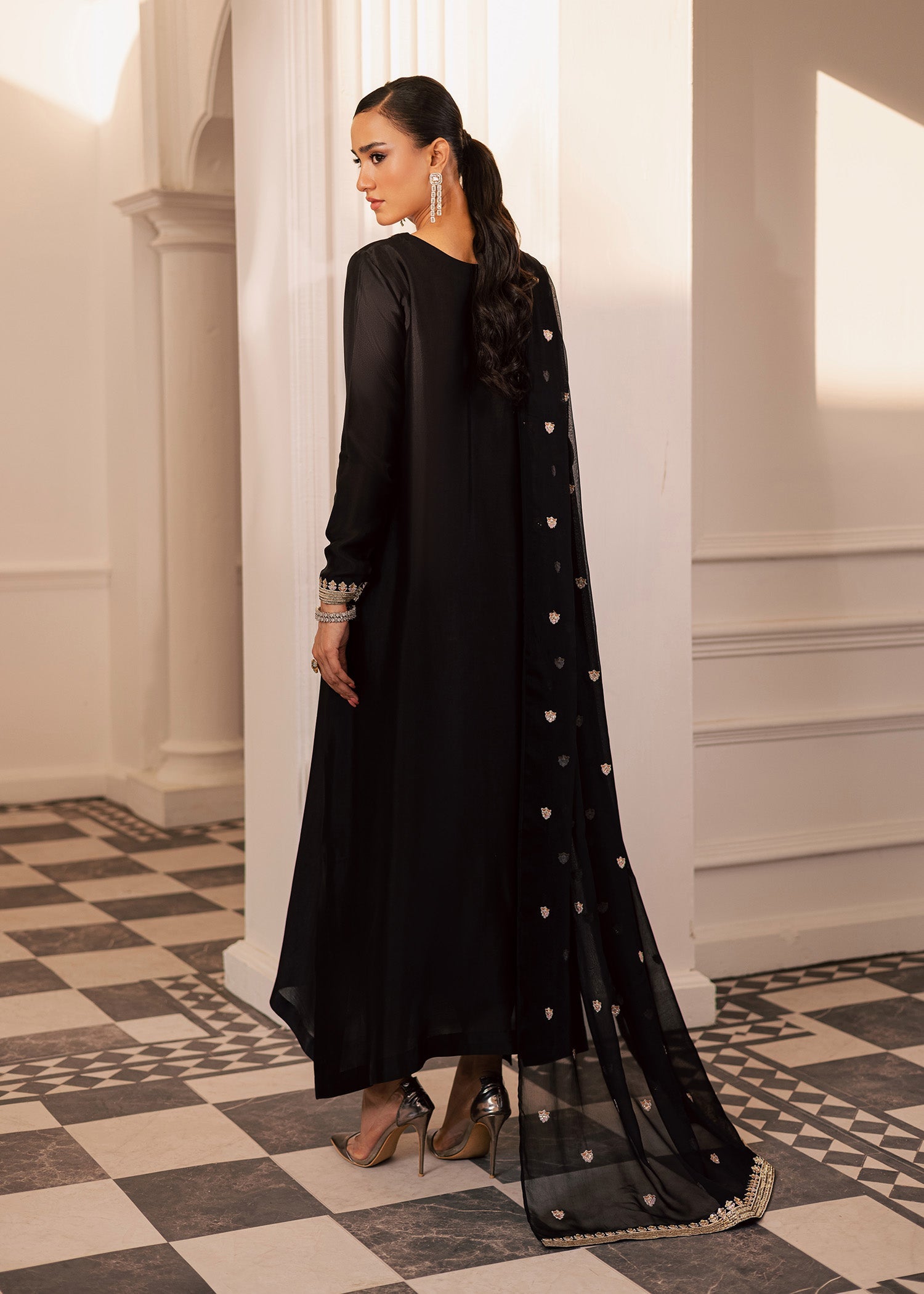 thai silk Kaftan in Black