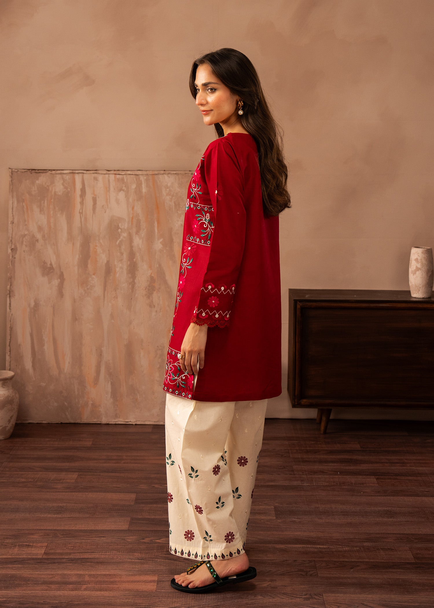 lawn Kurta Set in White, red