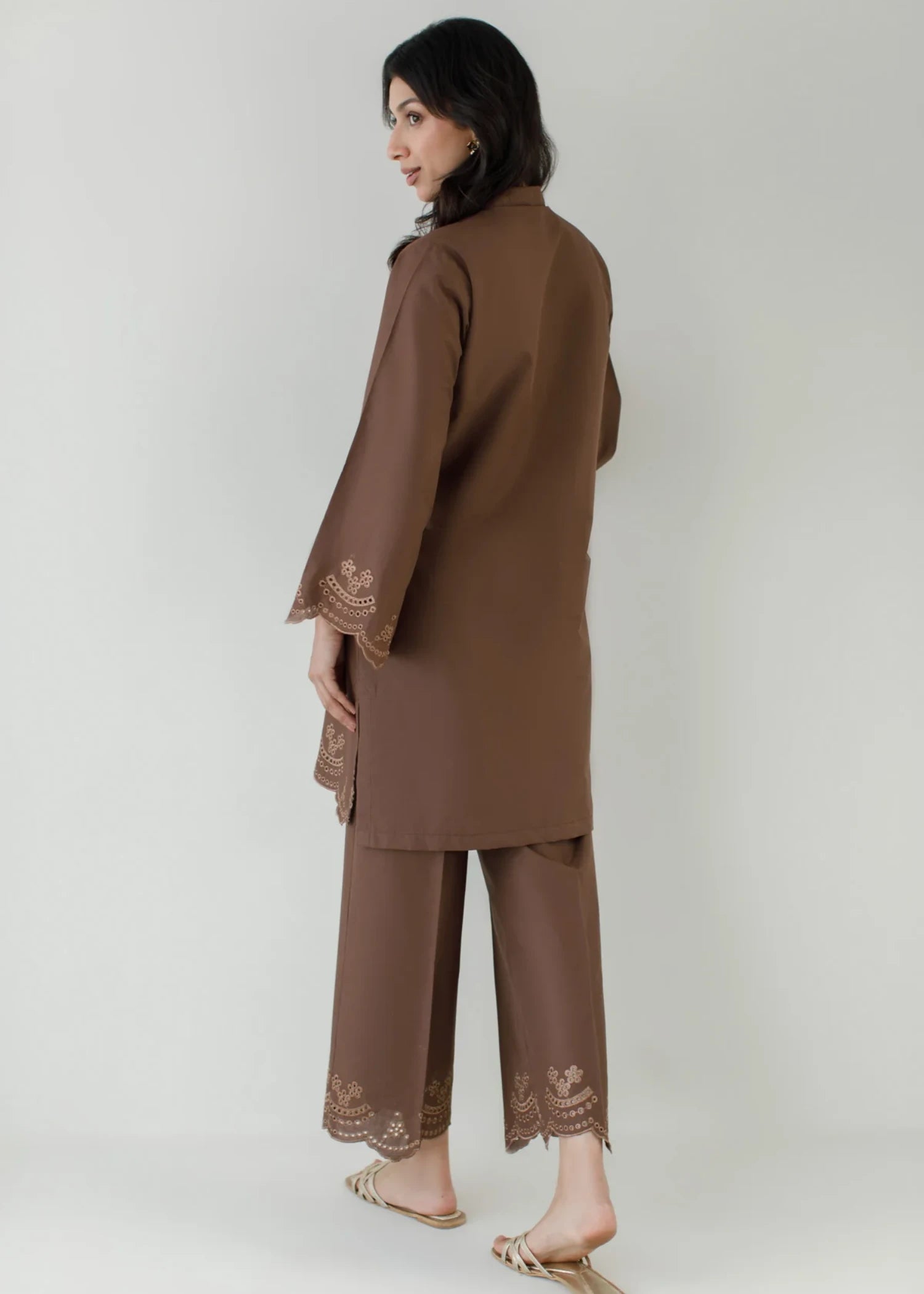 schiffli Kurta Set in Mocha brown