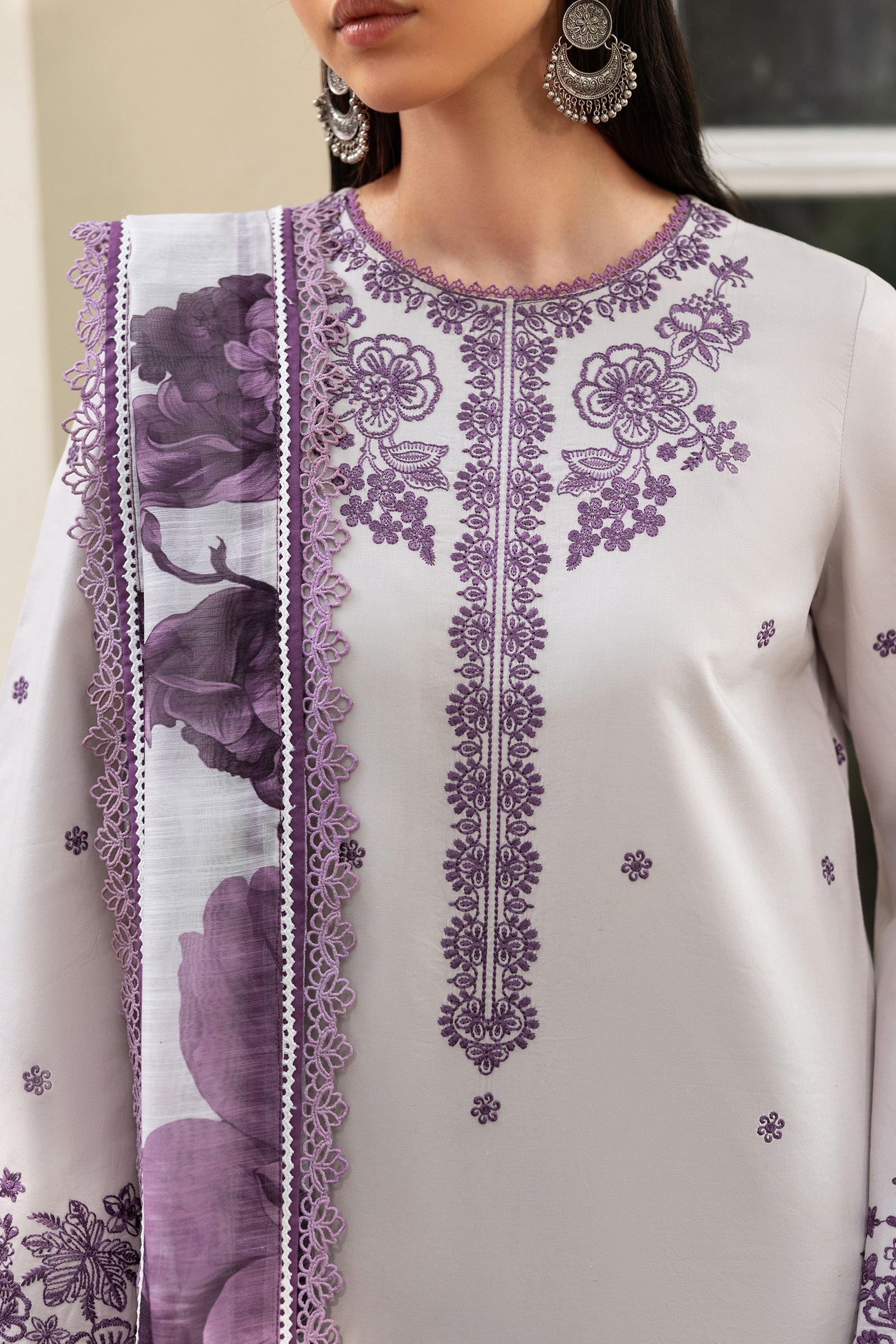 Summer Lawn – Gianna