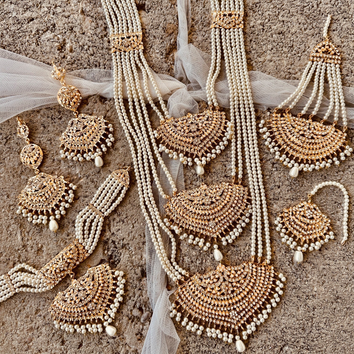 Jewelry Set in Gold Color by - Trendy Women Jewelry Set ZSF5572