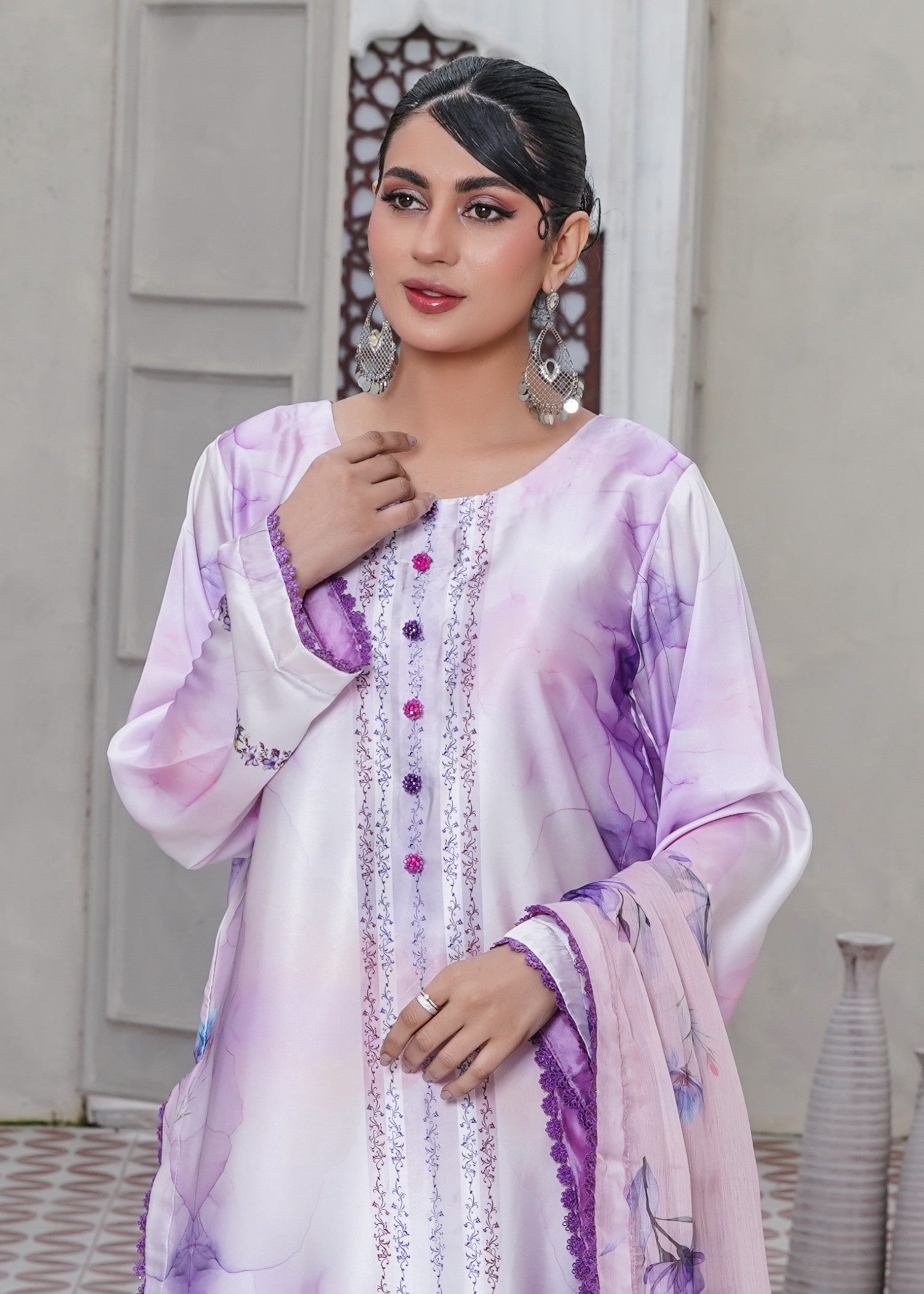 charmuse/shamooz Kurta Set in White, dark orchid, lavender mist