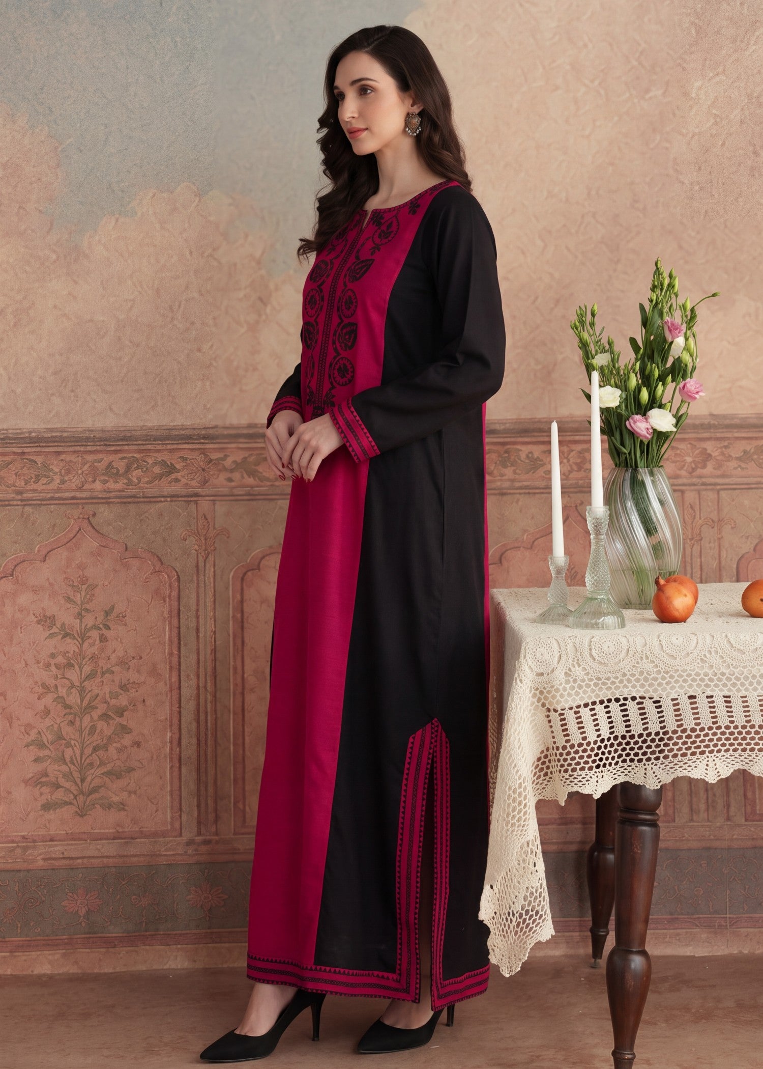 khaddar Kaftan in Maroon, black