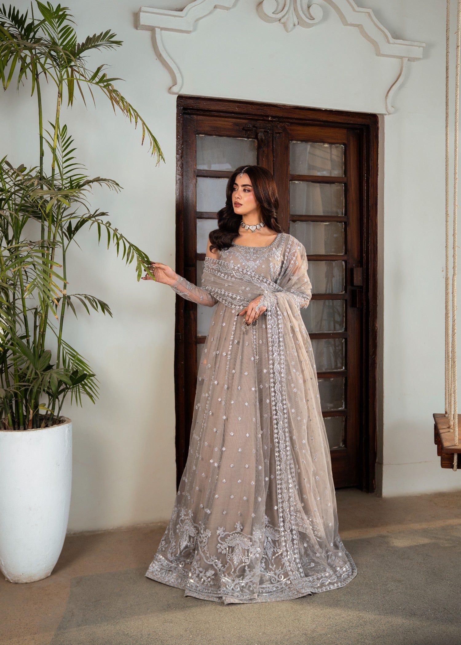 net Pishwas in Warm grey