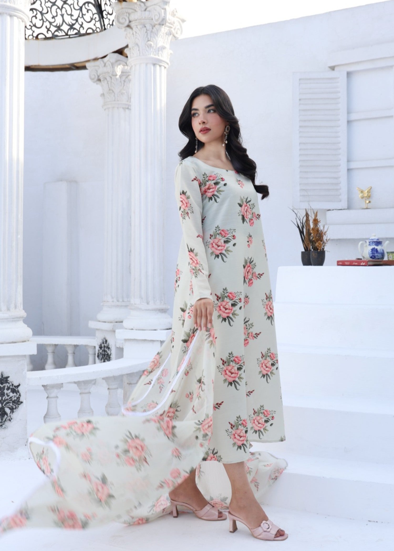 poly lawn Kaftan in Pink, olive green, off-white