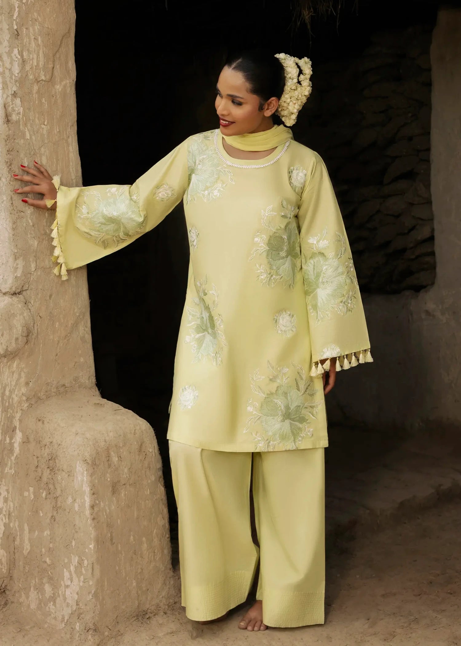 lawn cotton Kurta Set in Light yellow