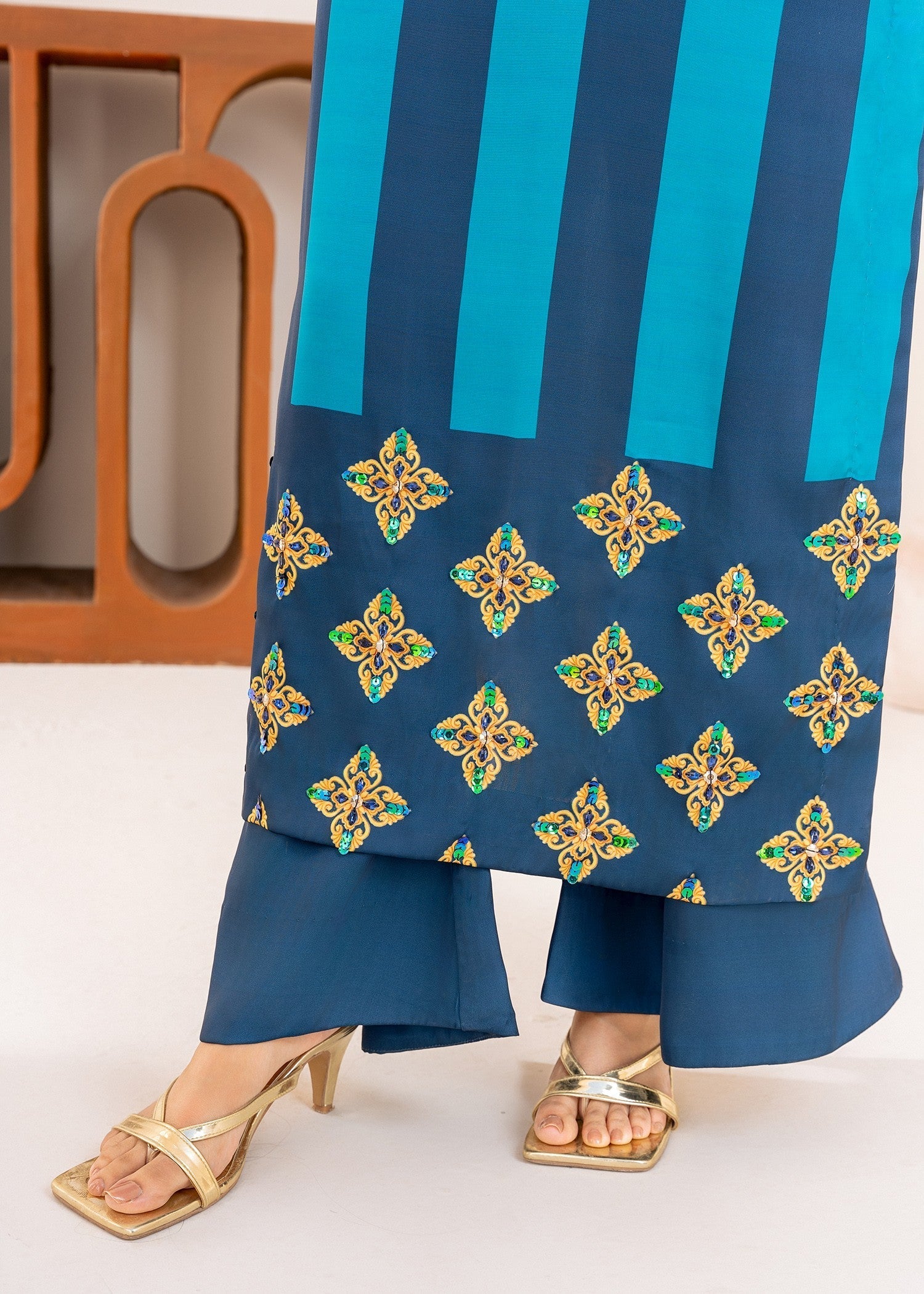 charmuse/shamooz Kurta Set in Sapphire blue