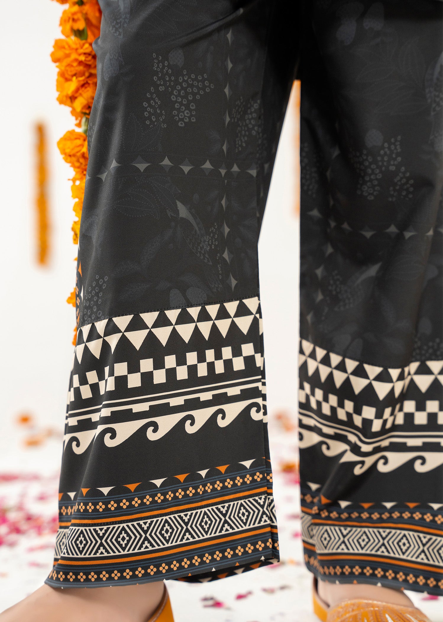 grip Kurta Set in Charcoal black