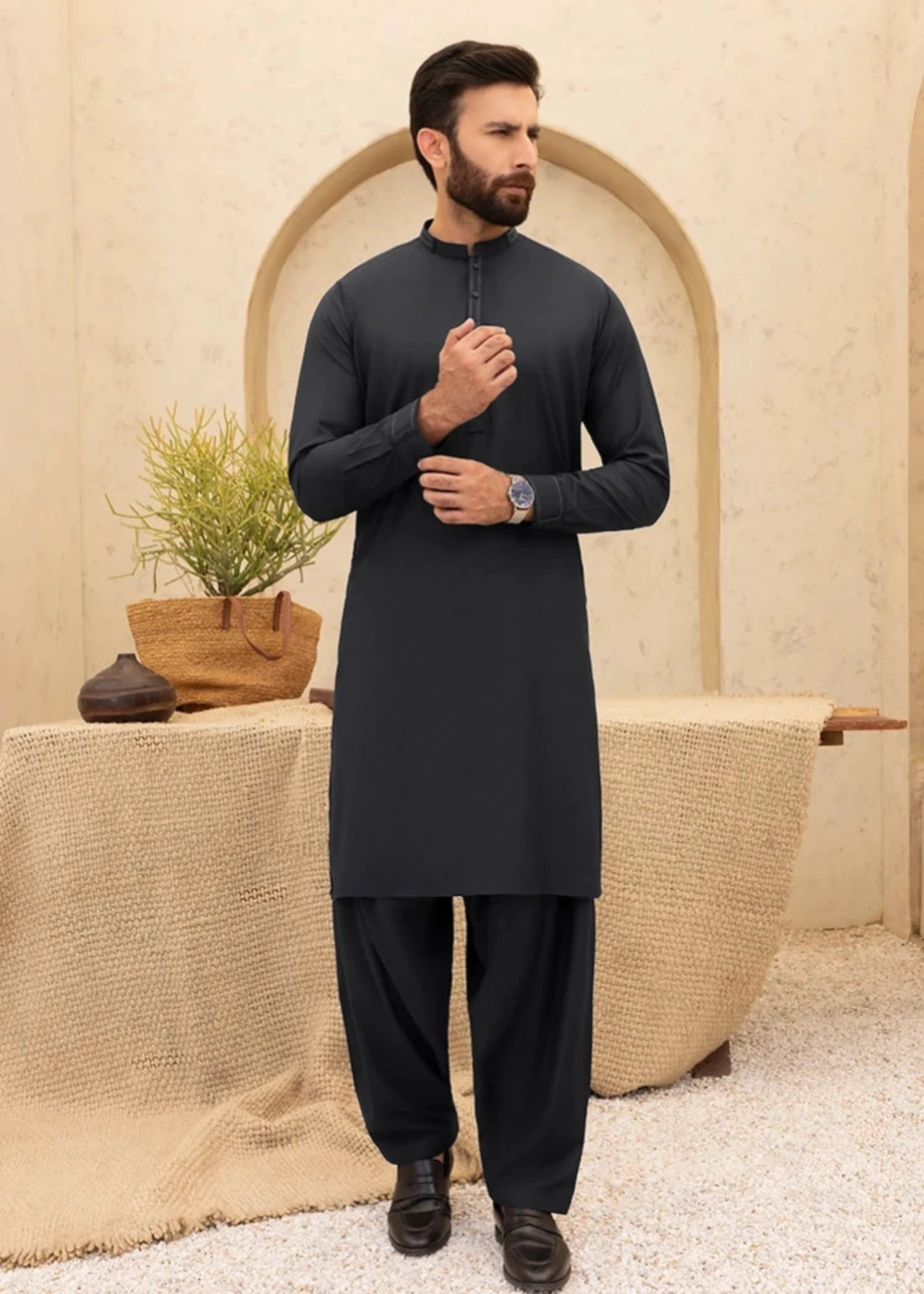 wash & wear Shalwar Kameez in Black