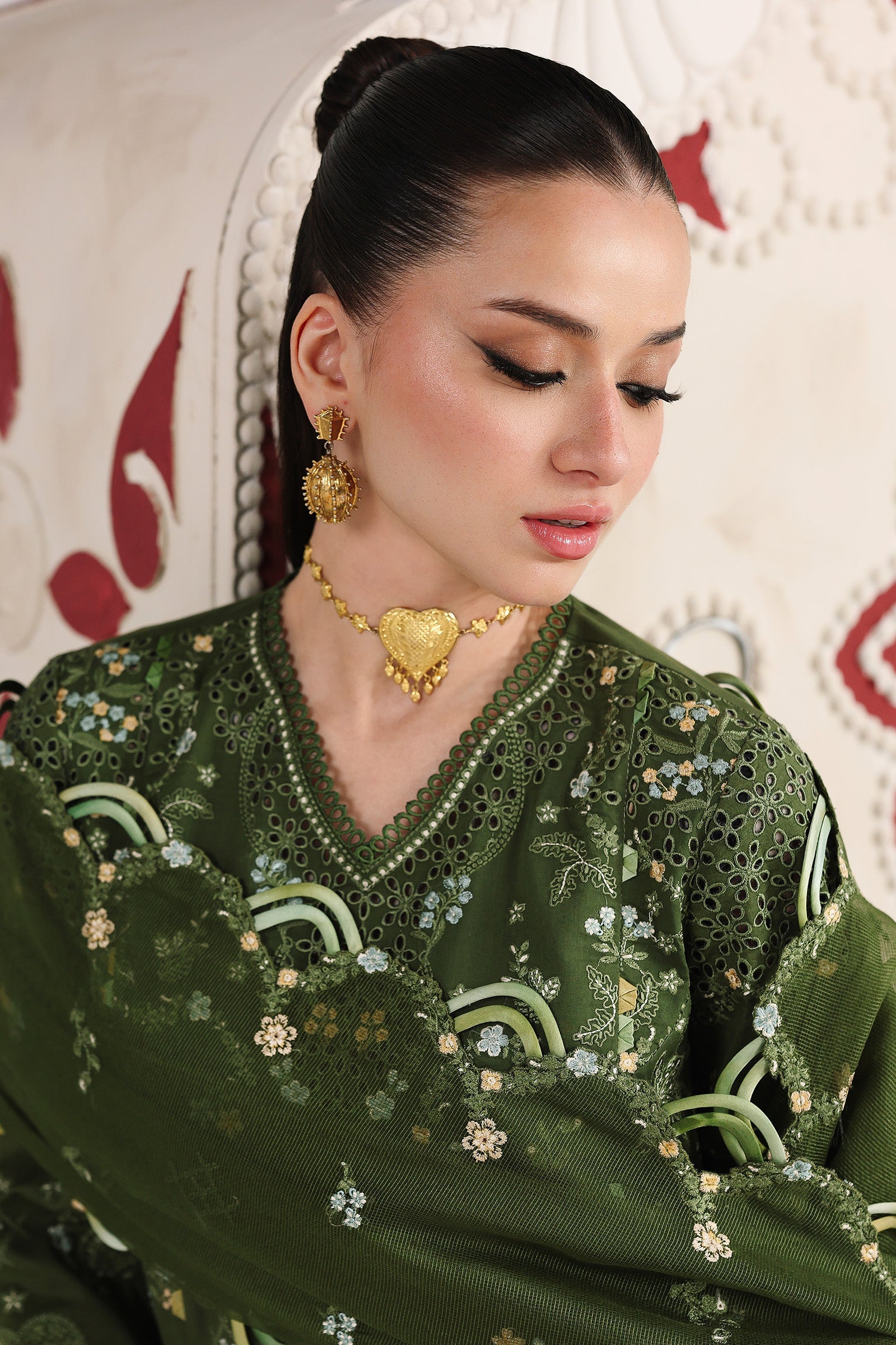 Festive Luxury Lawn – QFL-09 VESTA