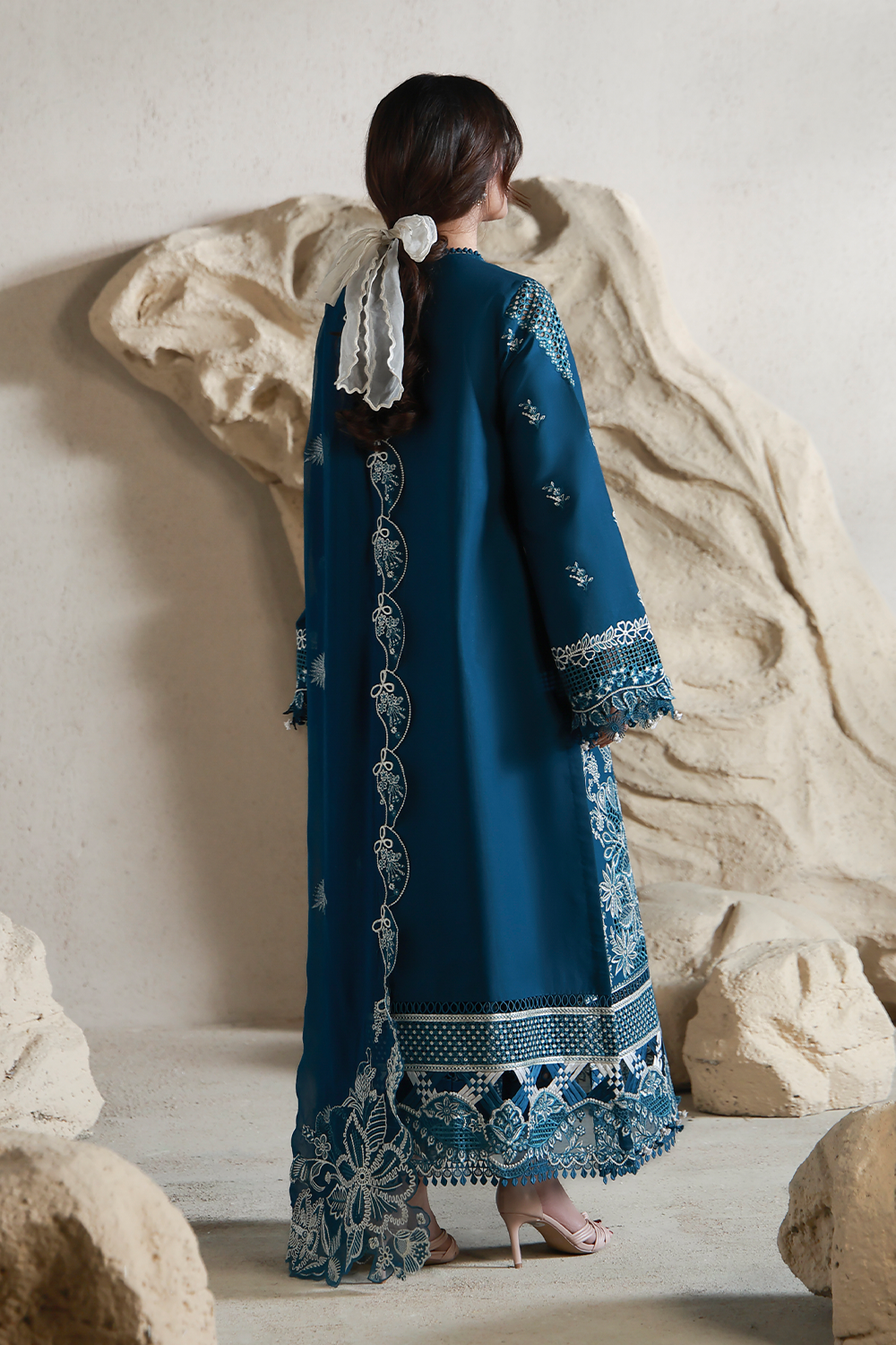 Saagar Festive Luxury Lawn – INAYA (AL-09)