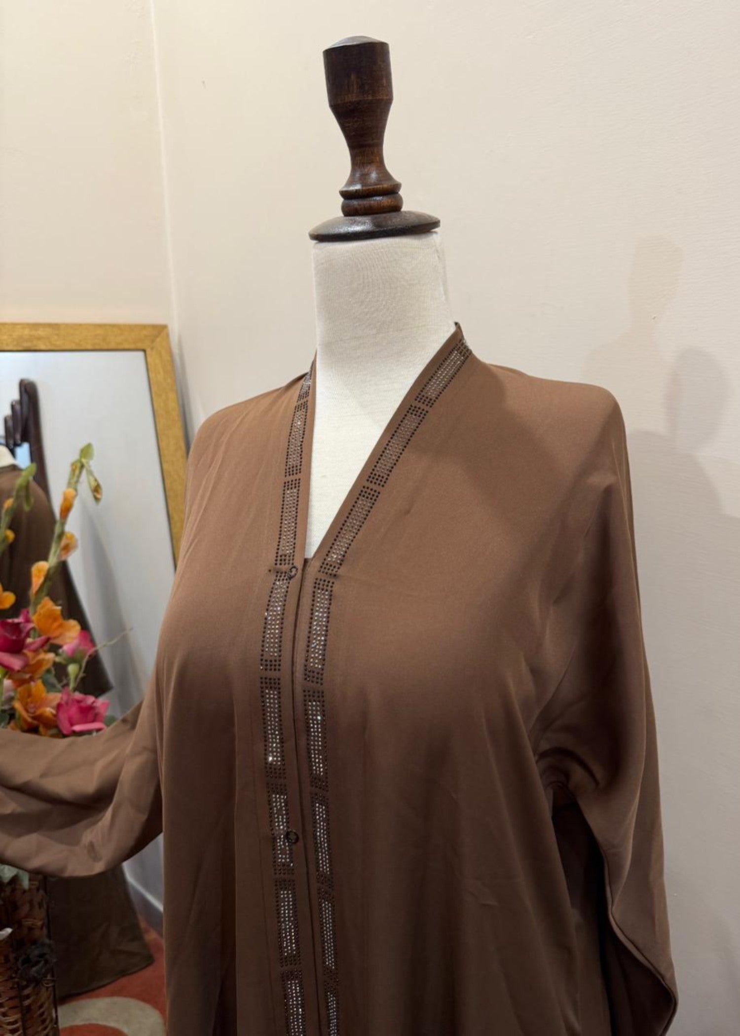 nidha Abaya in Hazelwood brown