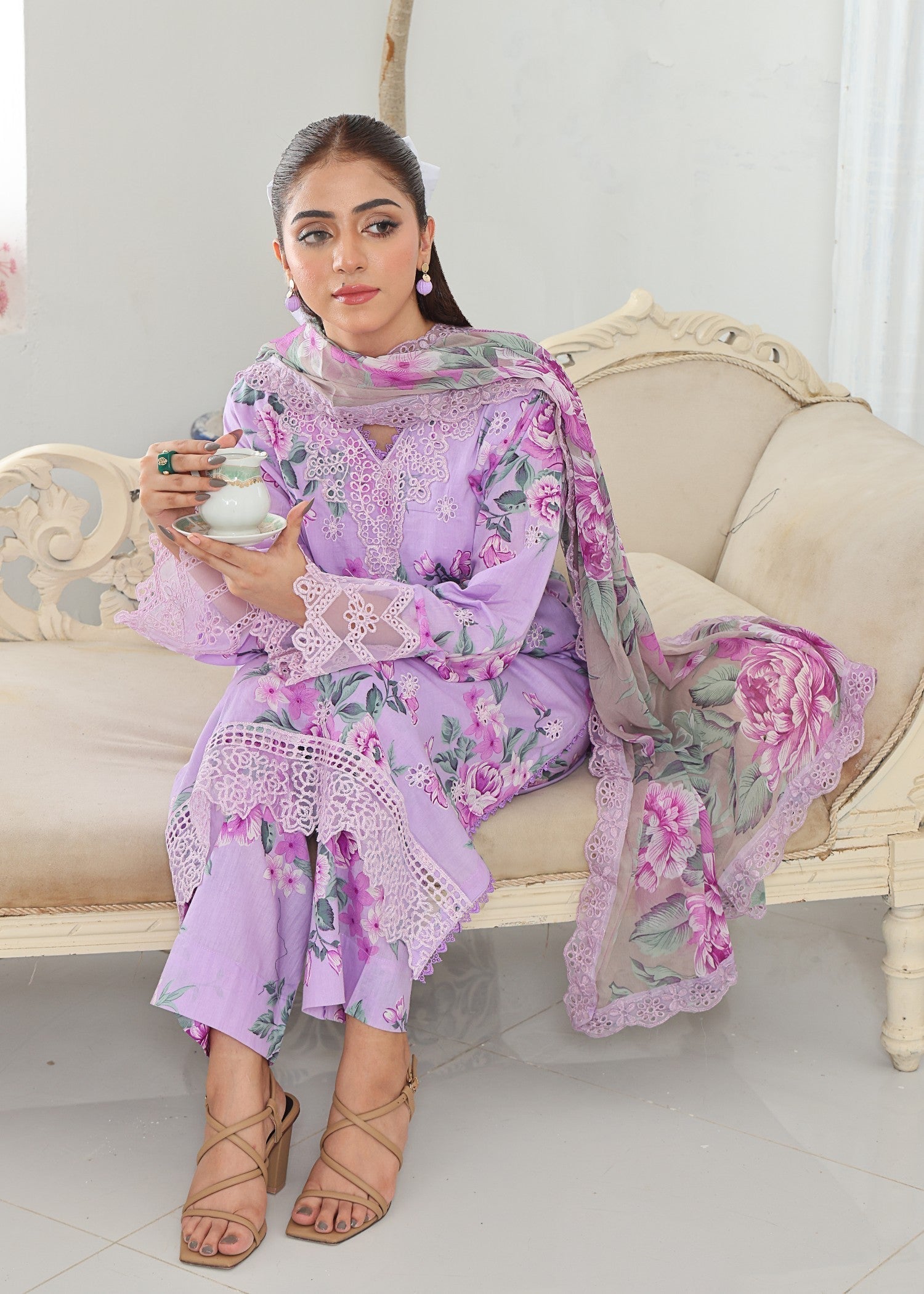 lawn Kurta Set in Bright lavender