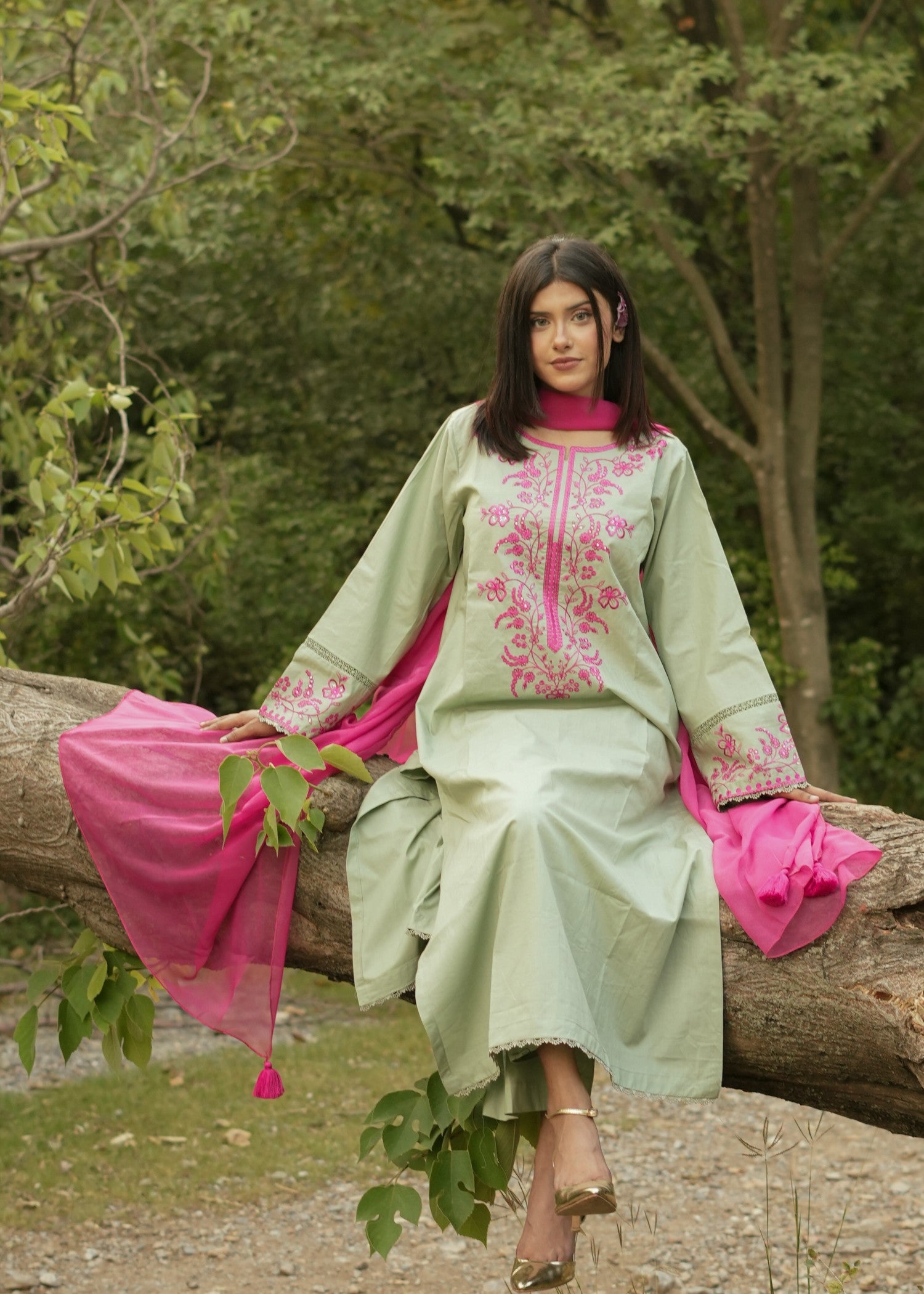 lawn cotton Kurta Set in Pistachio green