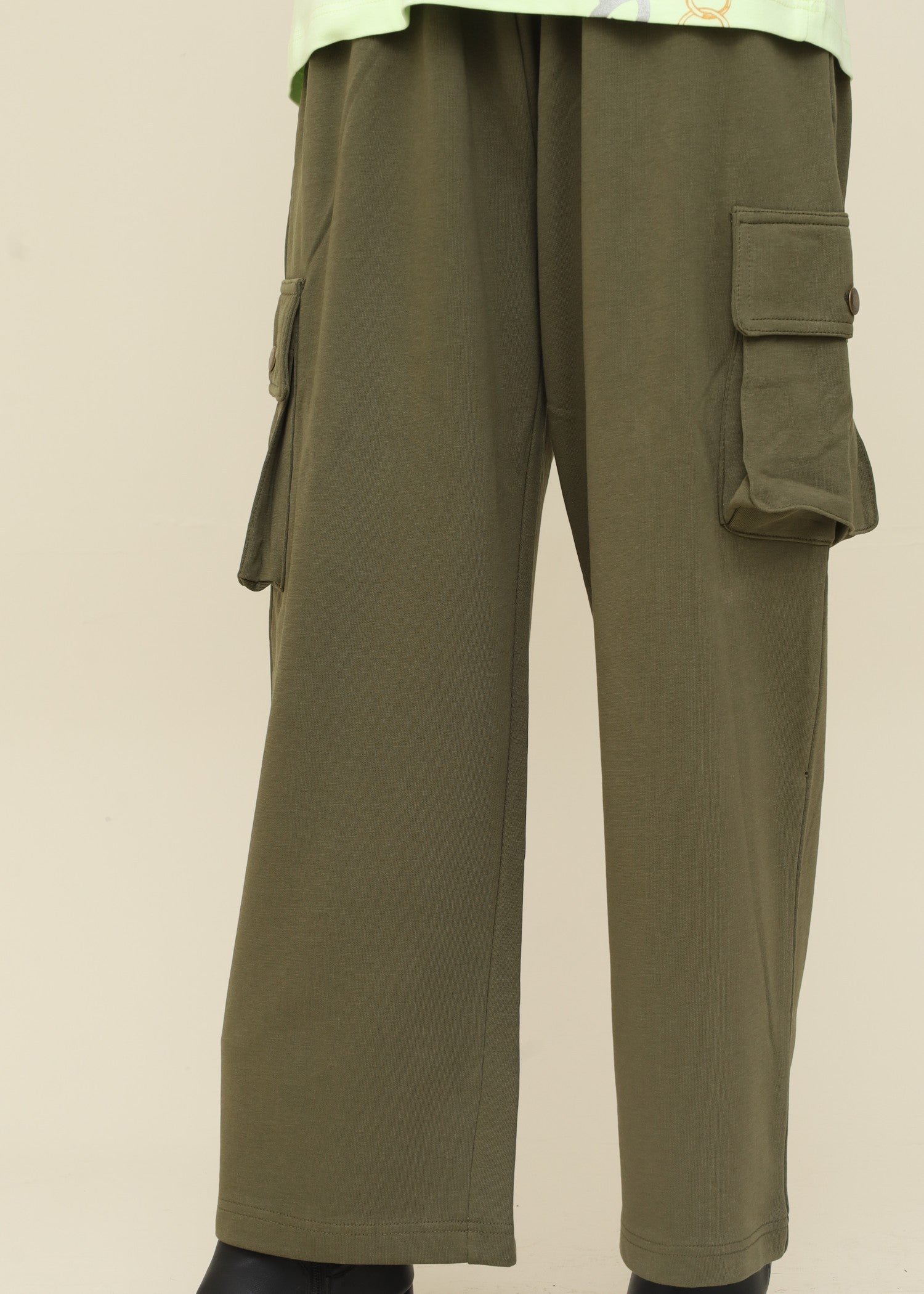 jersey knit Trousers in Olive green