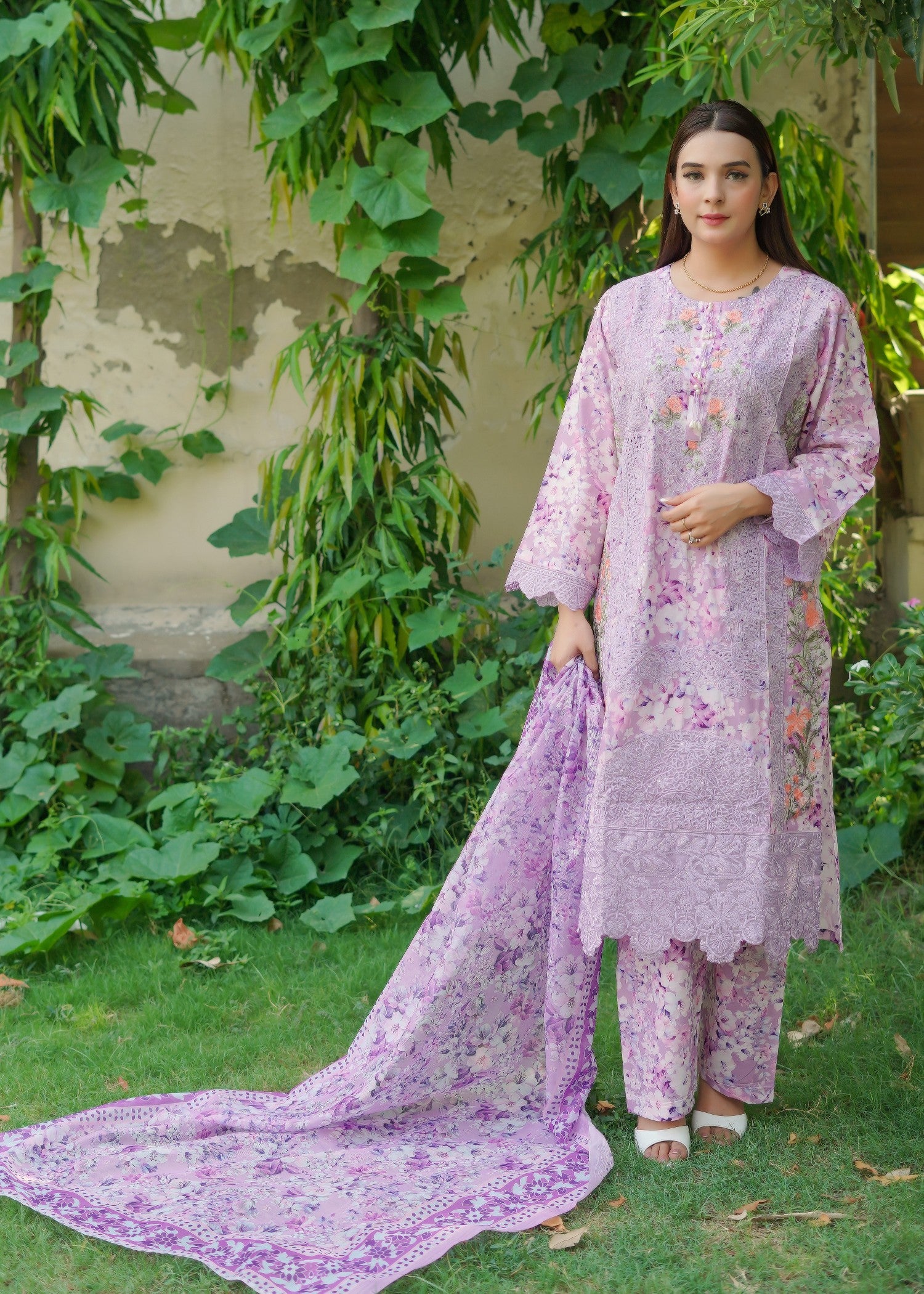 swiss lawn Kurta Set in Orchid pink