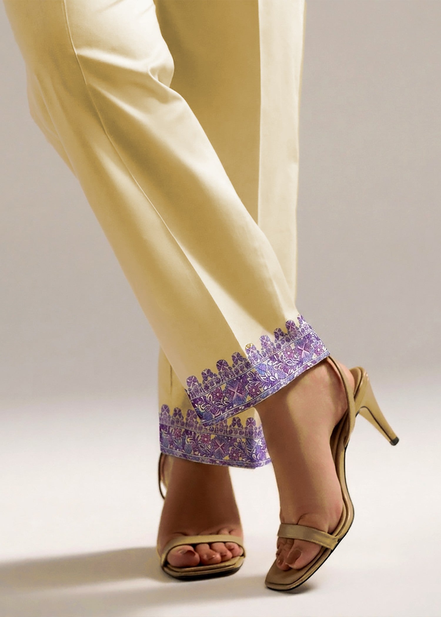 lawn Trousers in Yellow