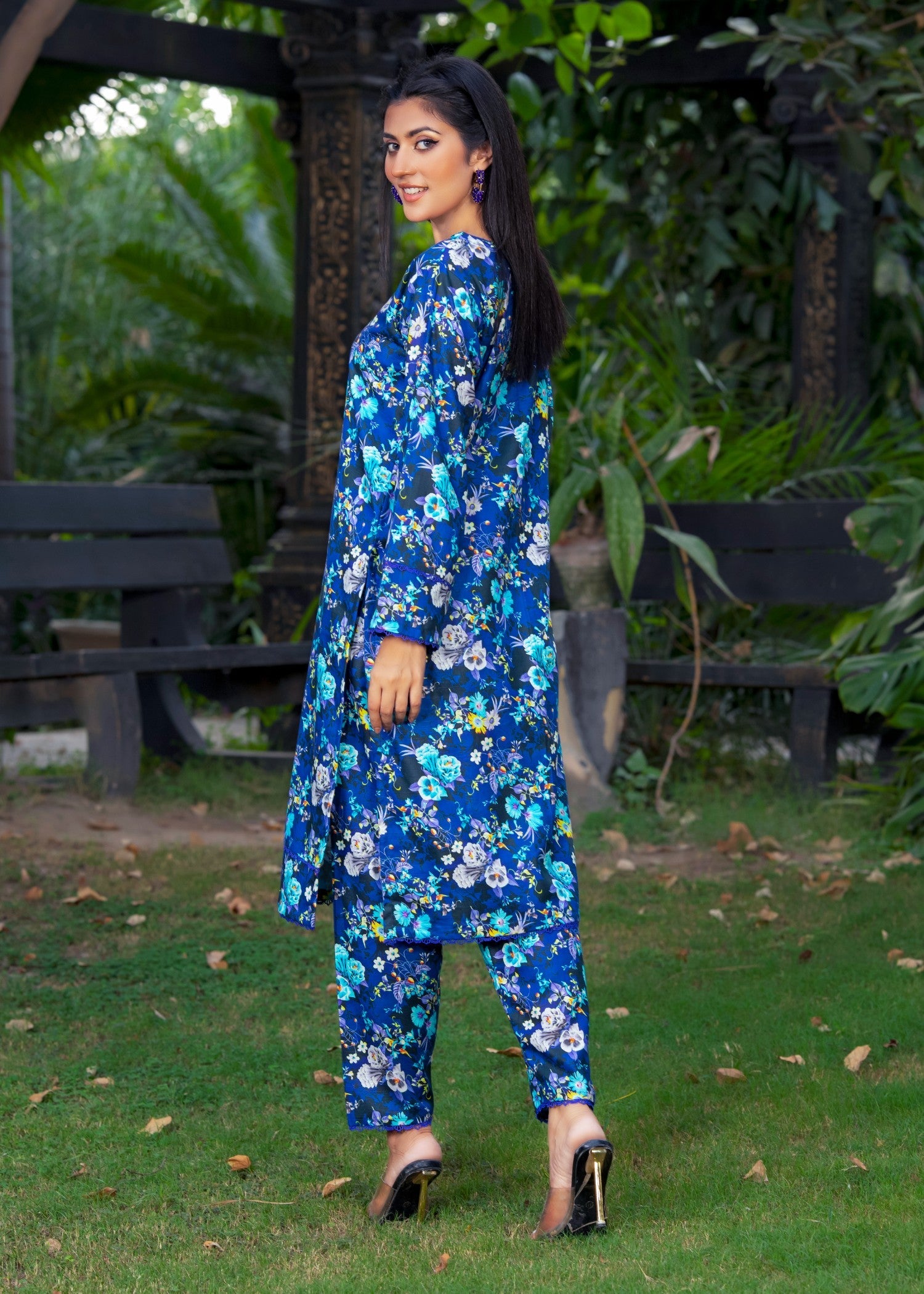 slub khaddar Unstitched in Dark blue