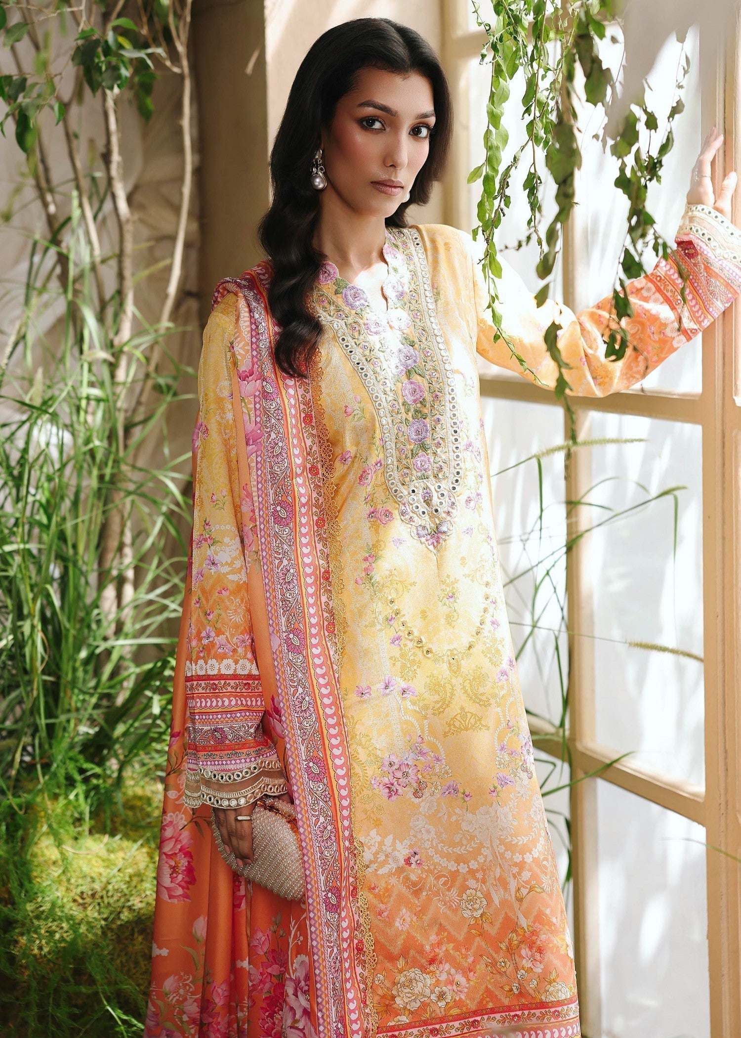 silk crepe Kurta Set in Multi
