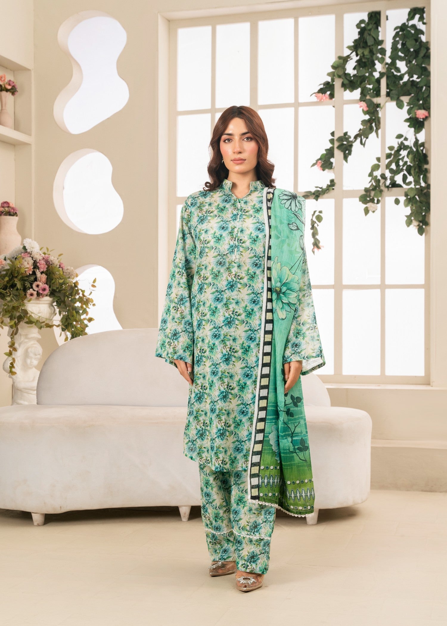 lawn Kurta Set in Meadow green