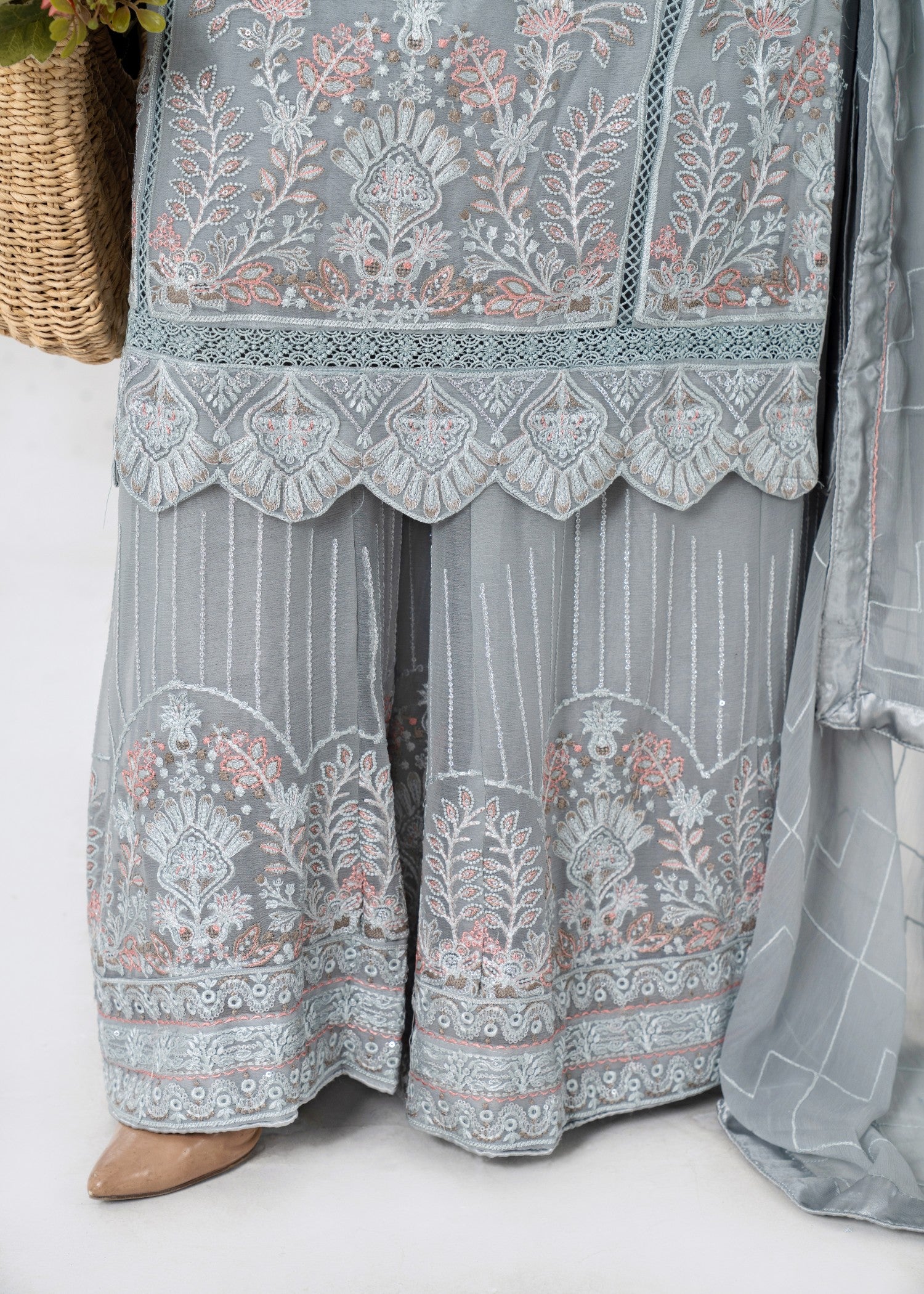 pk crinkle chiffon Kurta Set in Pastel grey