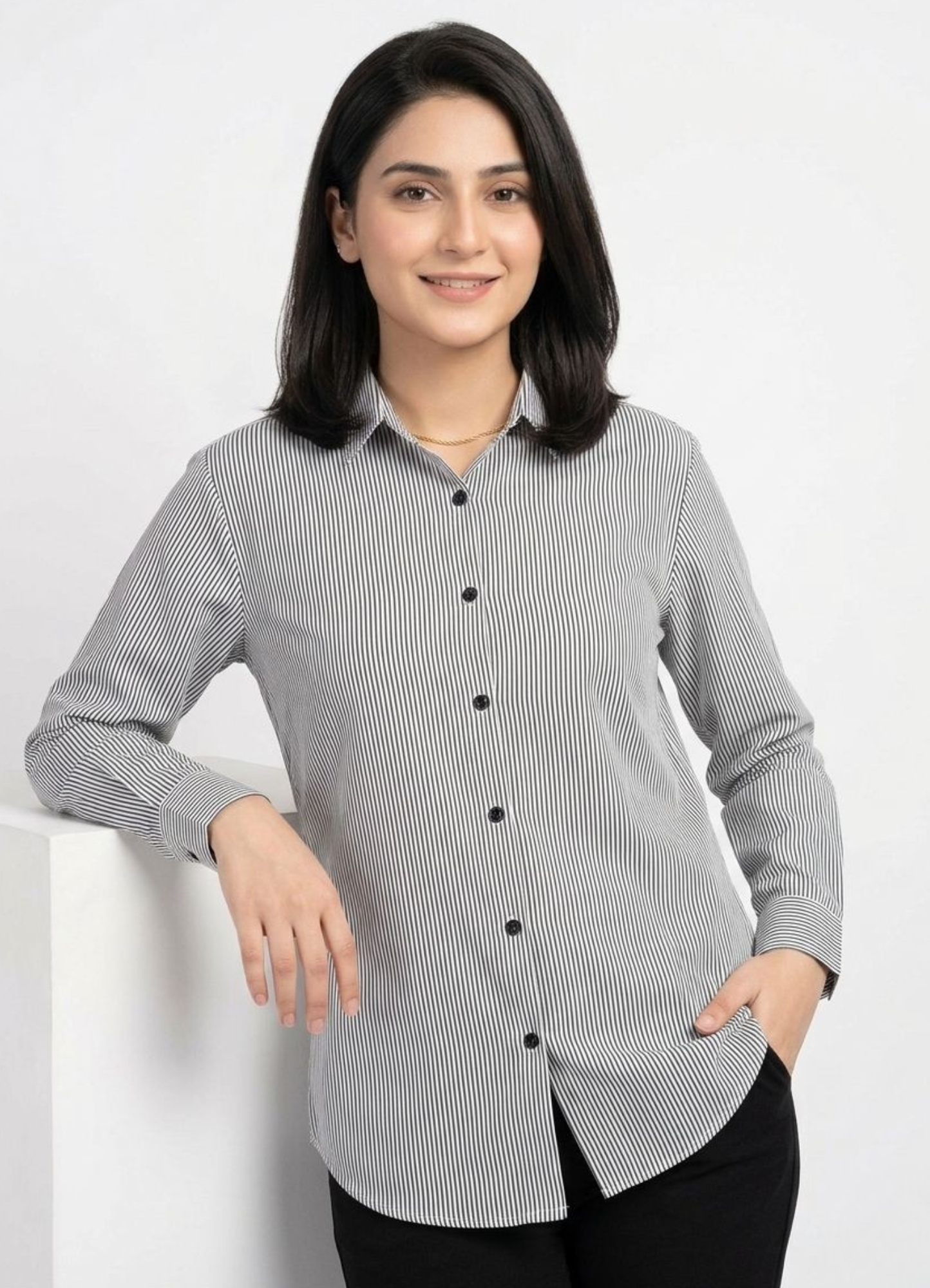 cotton silk Top in Black, white