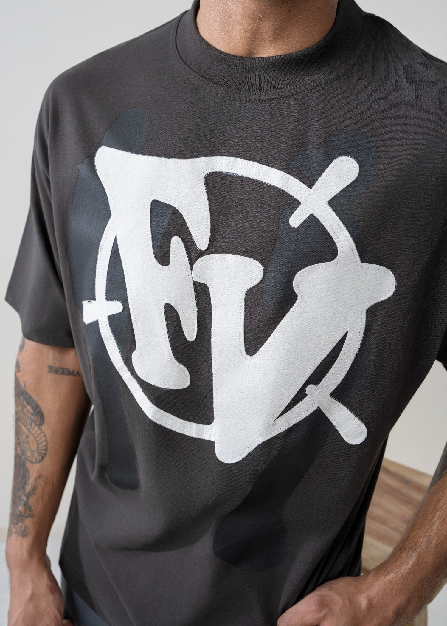 cotton T Shirt in Charcoal