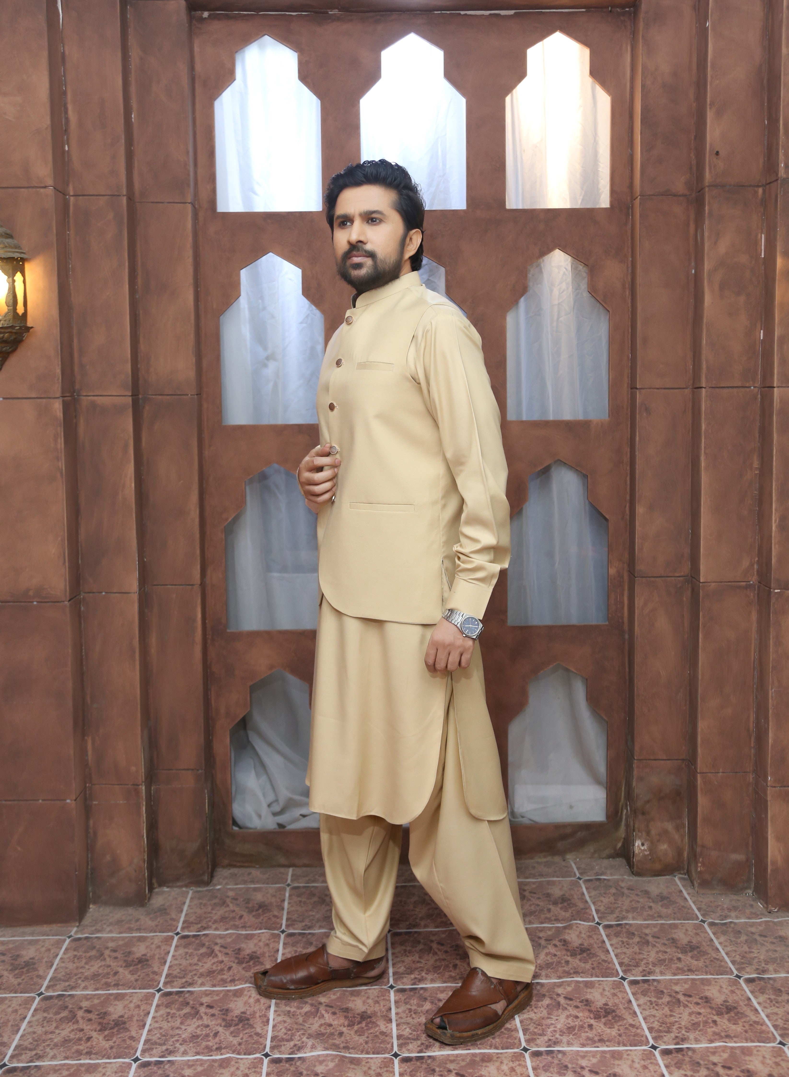 wash & wear Waistcoat in Beige